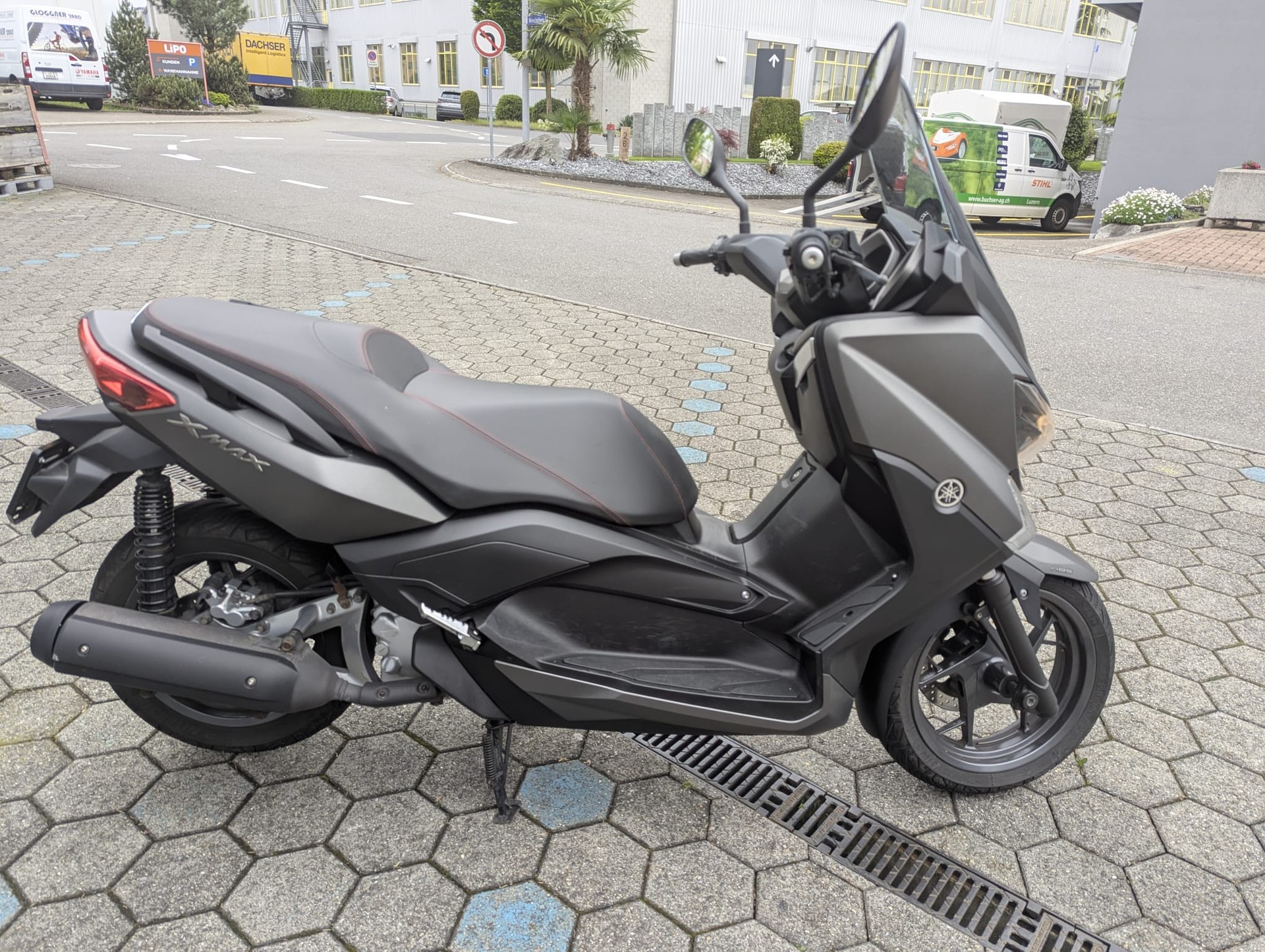 YAMAHA X-Max YP 250 R ABS-image-1