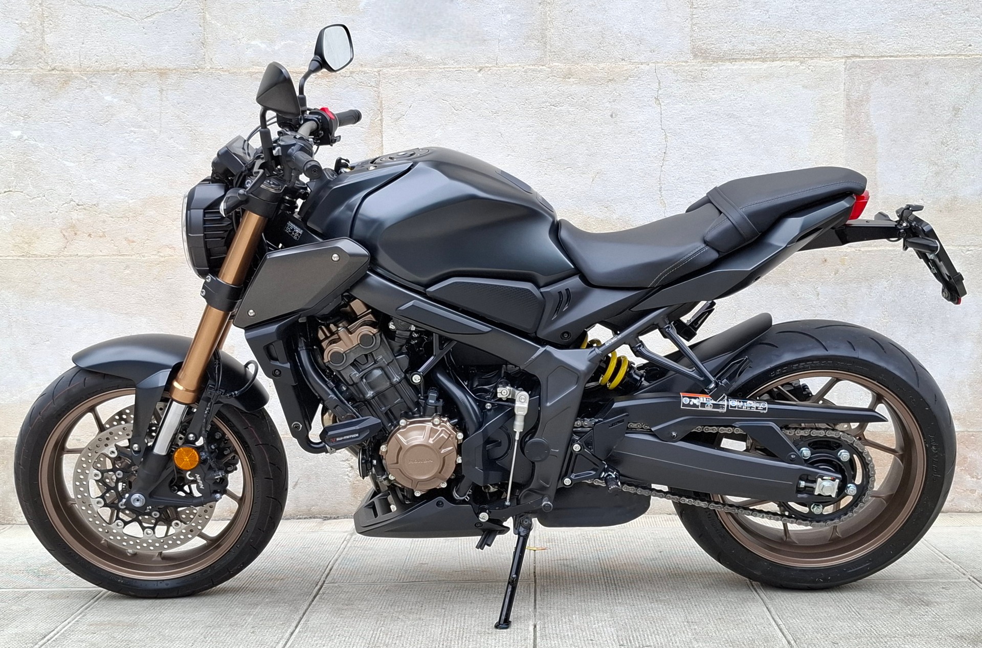 HONDA CB 650 R (35kW)-showroom-element-2