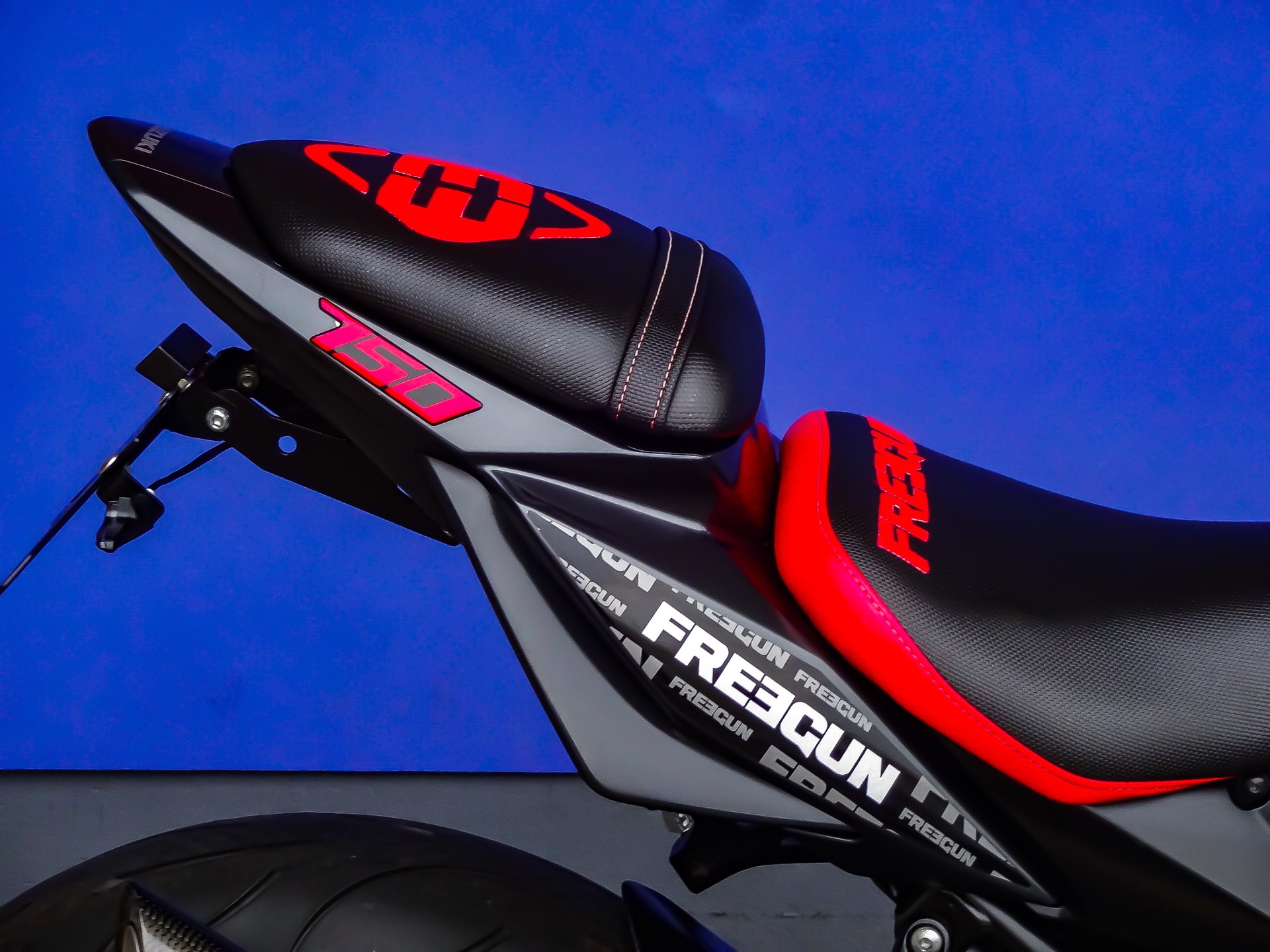 SUZUKI GSR 750 ABS Freegun-image-9