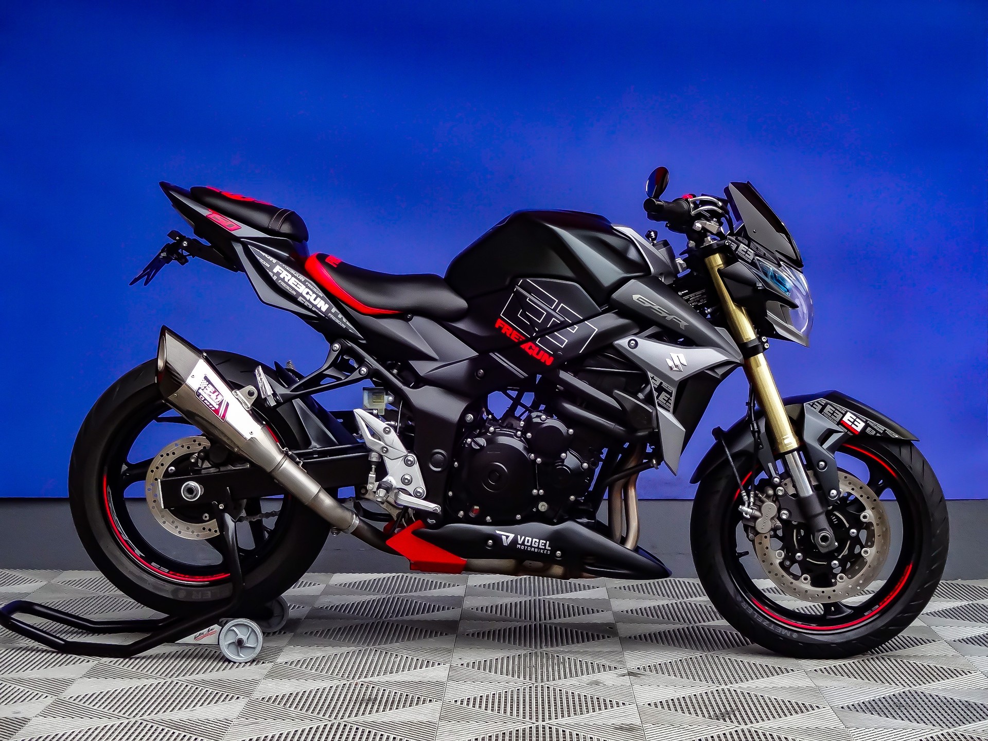 SUZUKI GSR 750 ABS Freegun