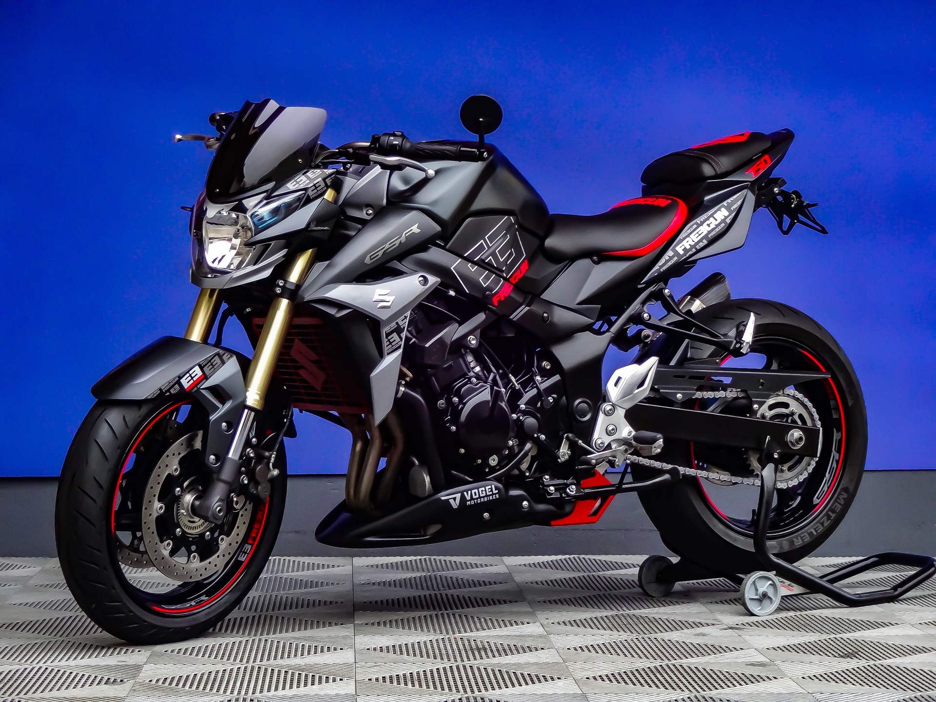 SUZUKI GSR 750 ABS Freegun-image-4
