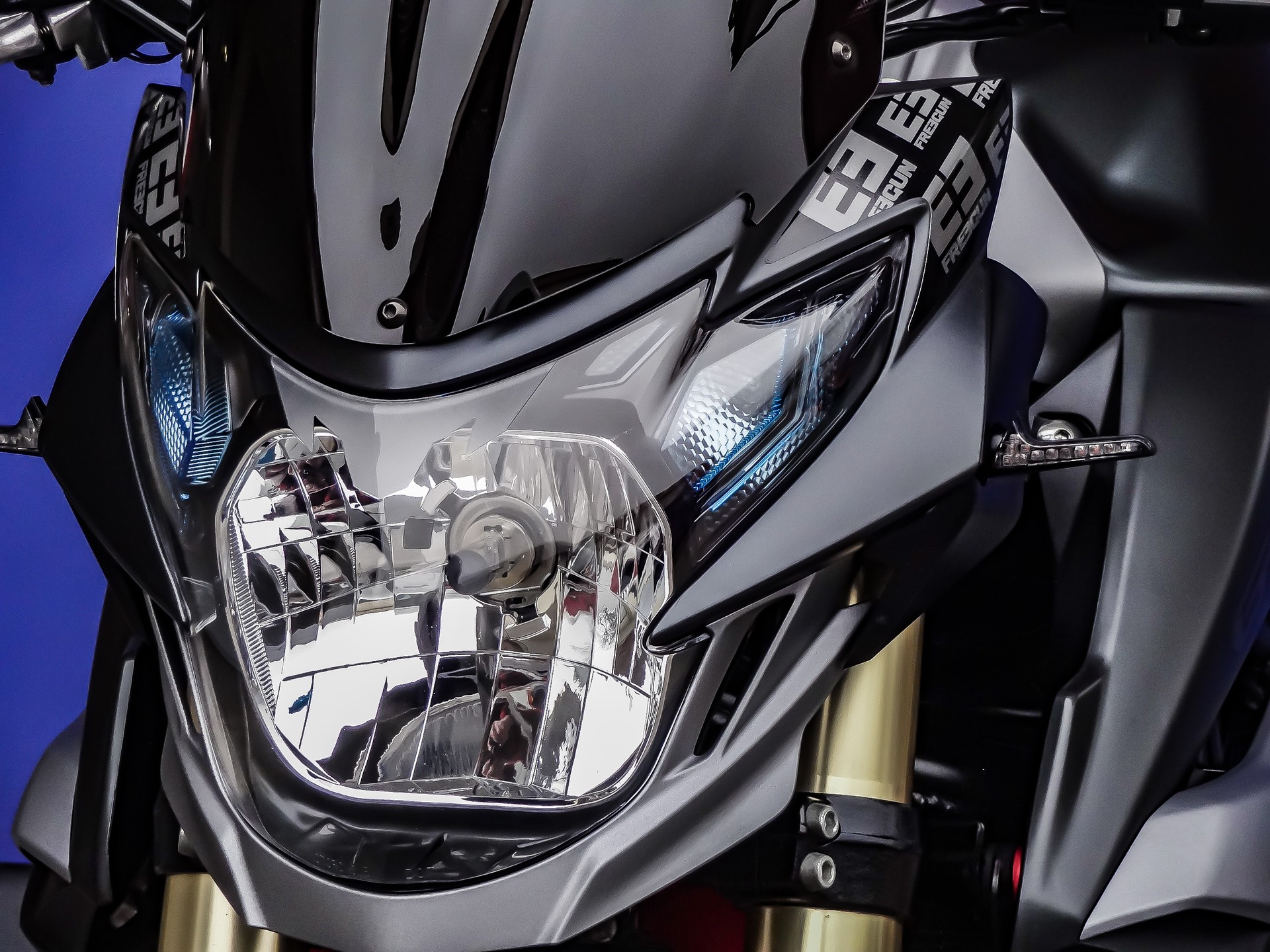 SUZUKI GSR 750 ABS Freegun-image-7
