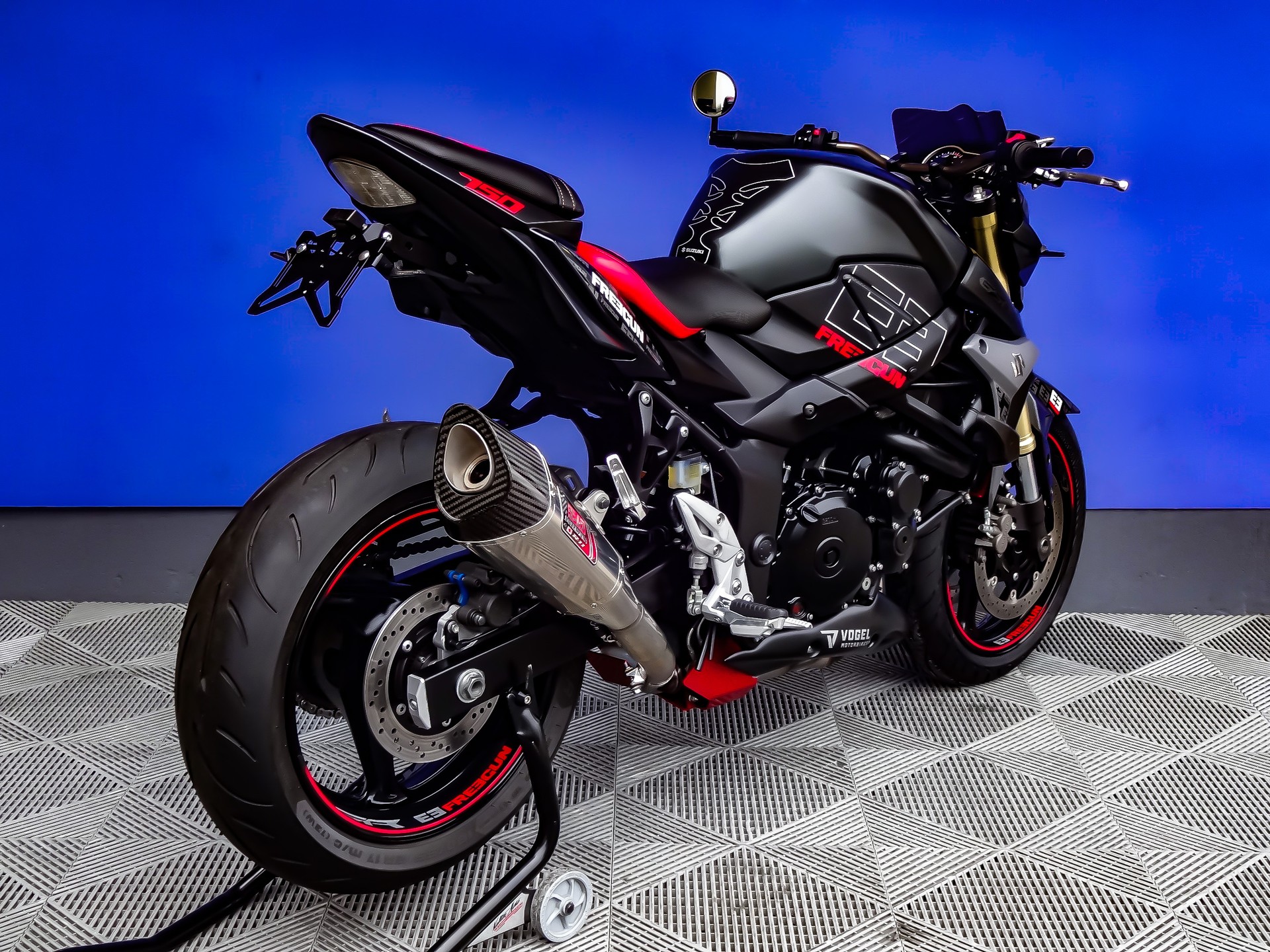 SUZUKI GSR 750 ABS Freegun-image-6