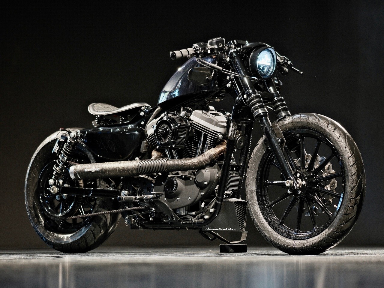 HARLEY-DAVIDSON XL 883 N Sportster Iron