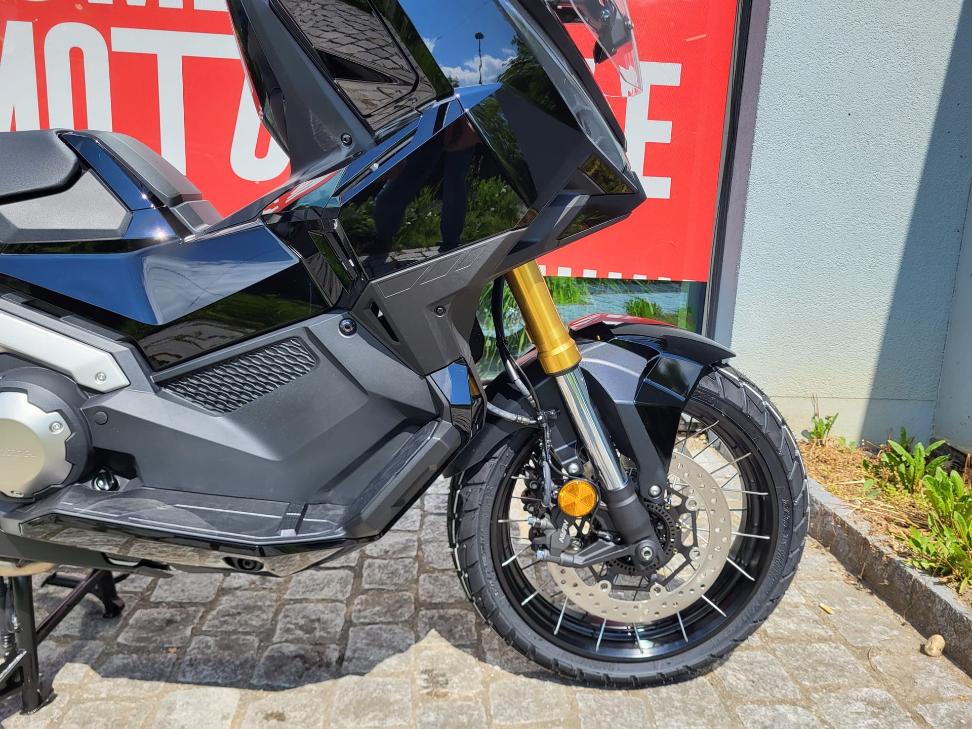 HONDA X-ADV 750 Modell 2025-showroom-element-3