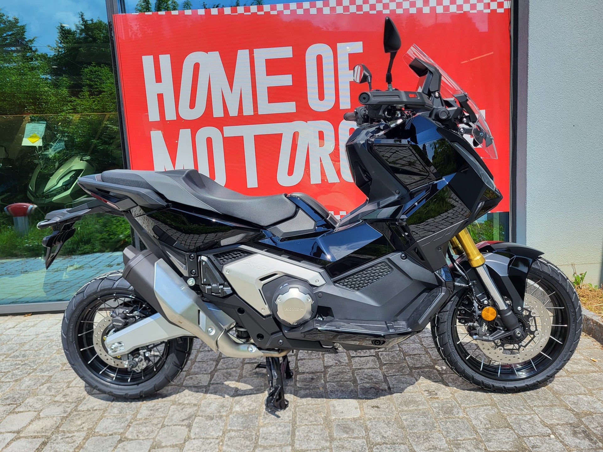 HONDA X-ADV 750 Modell 2025-showroom-element-1