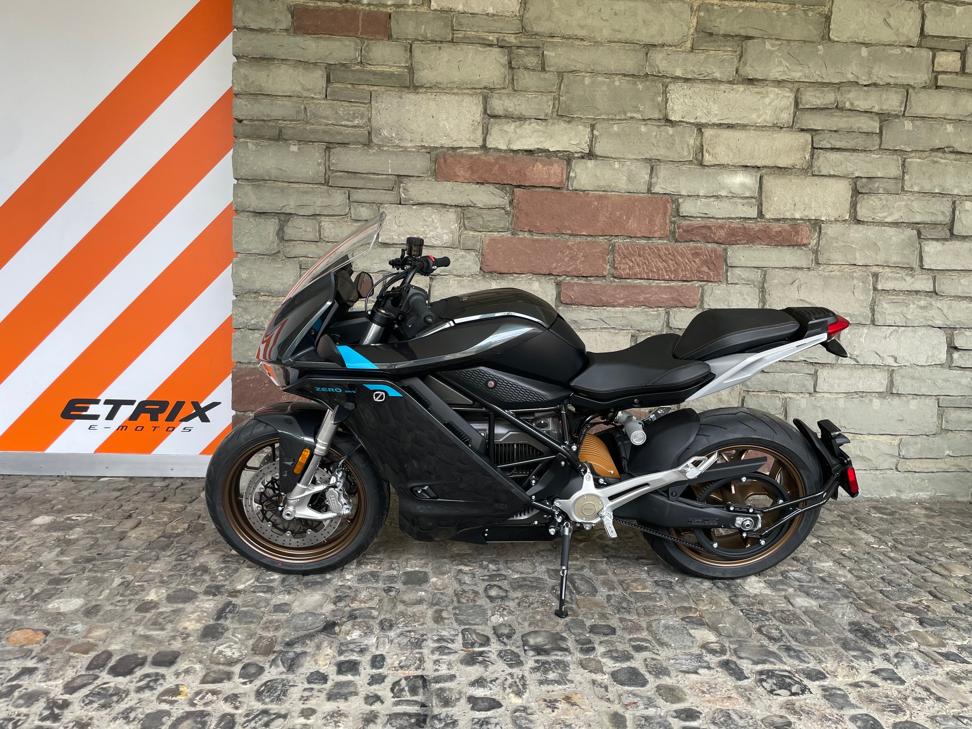 ZERO SR/S-showroom-element-1