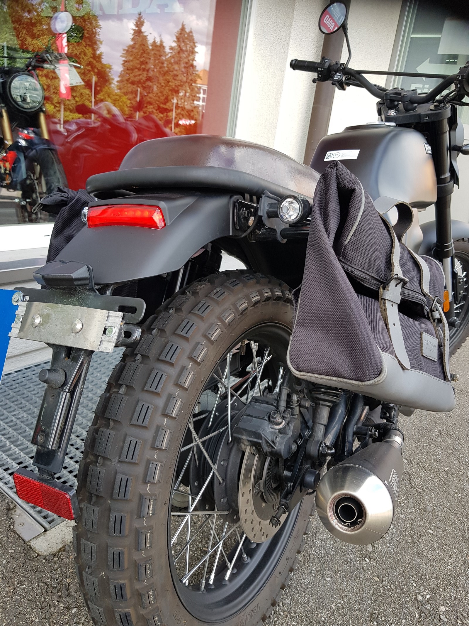 BRIXTON Glanville 250X-image-4