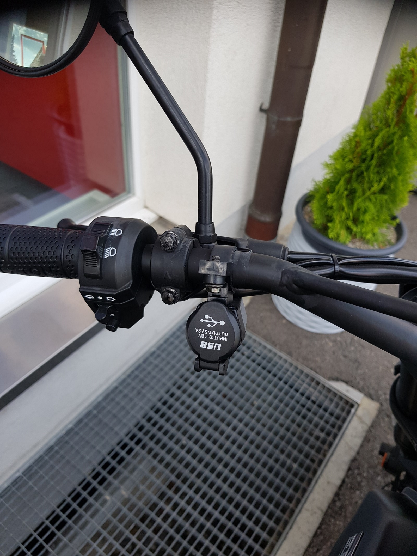 BRIXTON Glanville 250X-showroom-element-2