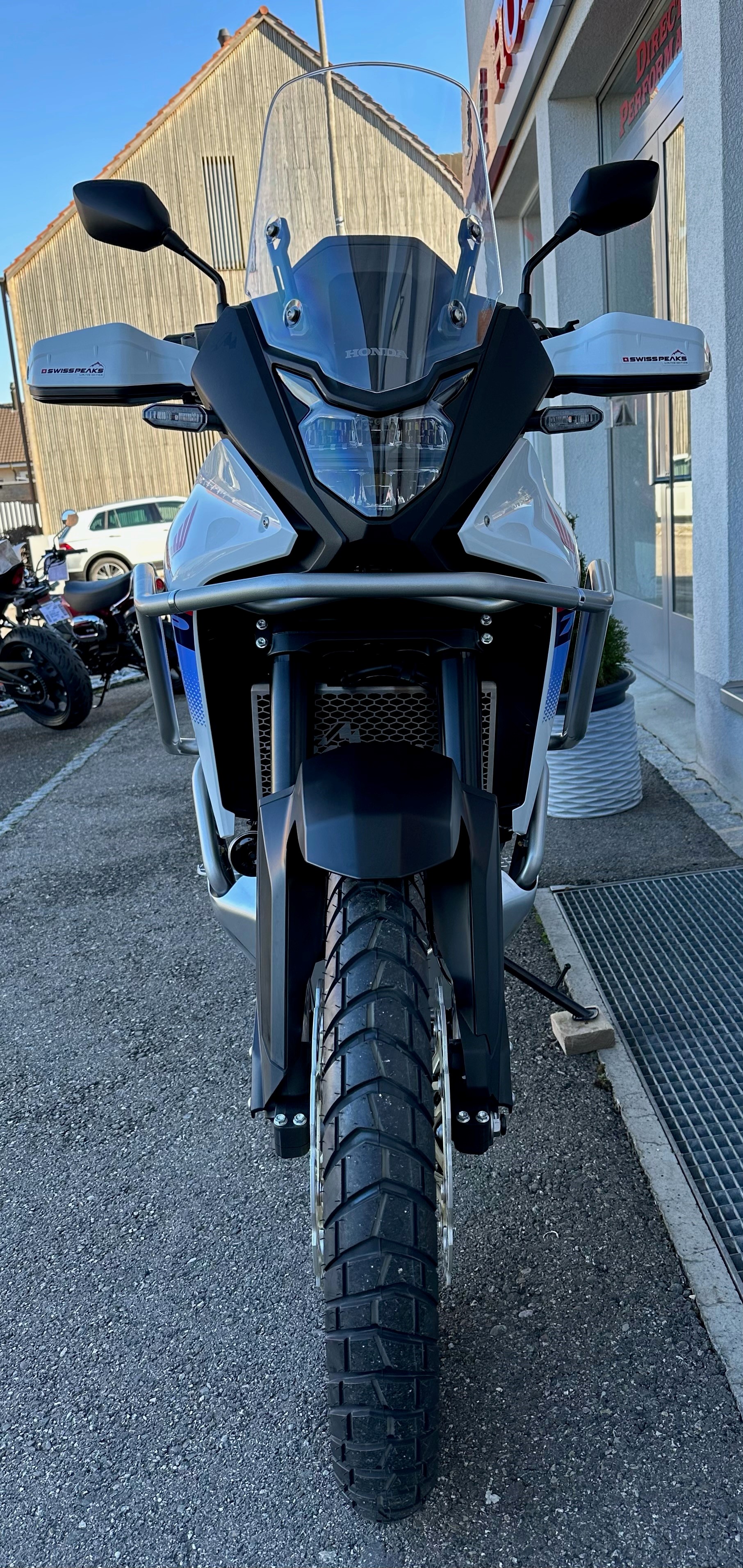HONDA XL 750 Lim. Ed. Swiss Peak-showroom-element-1