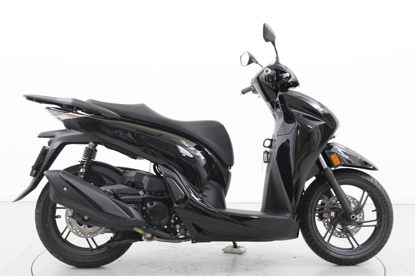 HONDA SH 125i AD-showroom-element-3