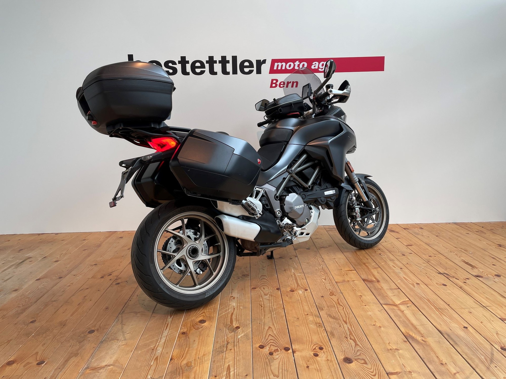 DUCATI Multistrada 1260 S-showroom-element-2
