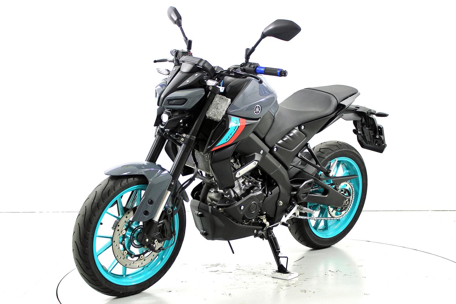 YAMAHA MT-125 ABS-showroom-element-2