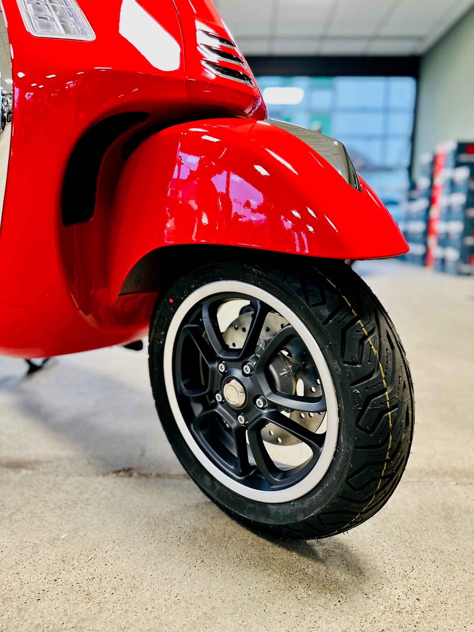 PIAGGIO Vespa GTS 125 Super RST Euro 5+-image-6