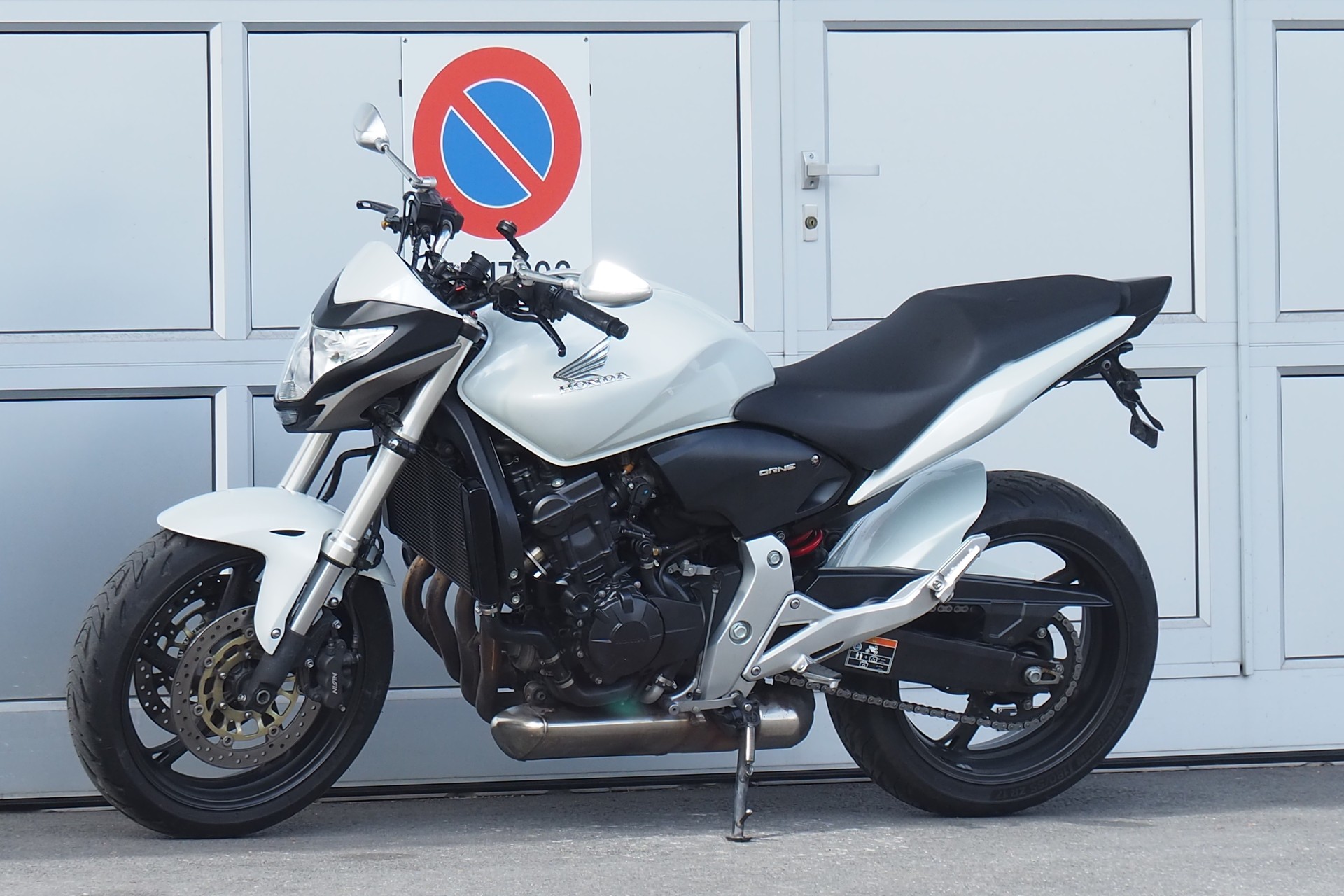 HONDA CB600FA-showroom-element-1