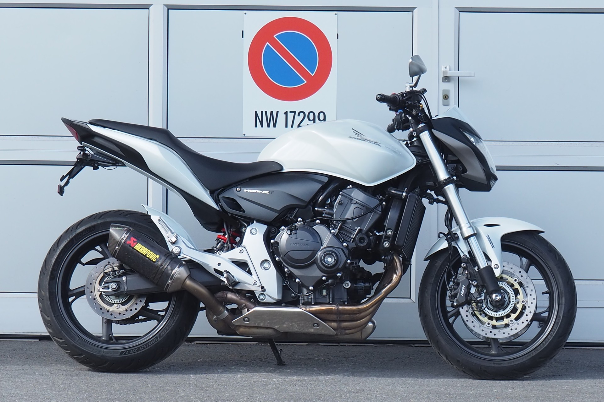 HONDA CB600FA-showroom-element-2