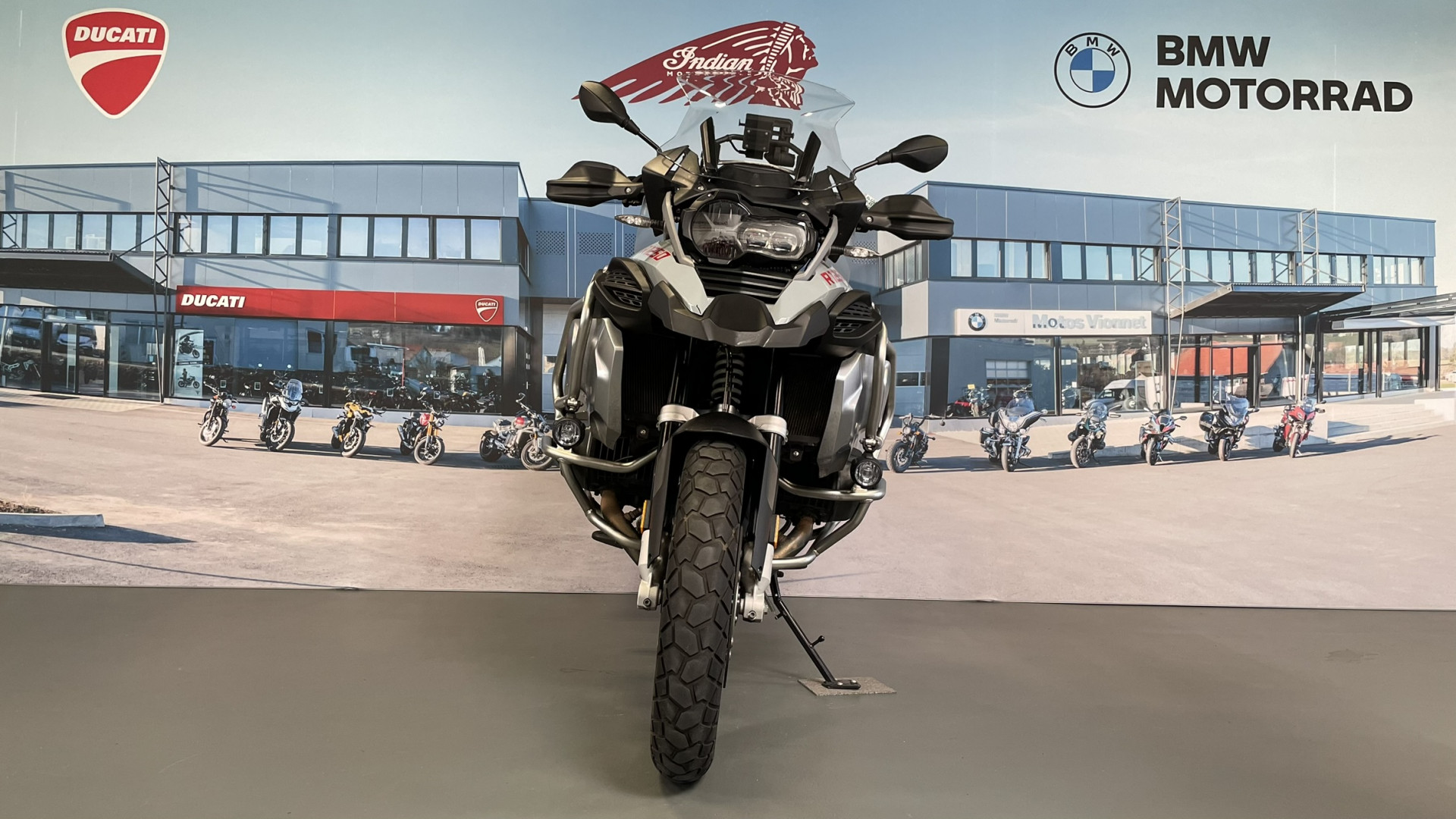 BMW R 1250 GS Adventure avec bagagerie-showroom-element-1