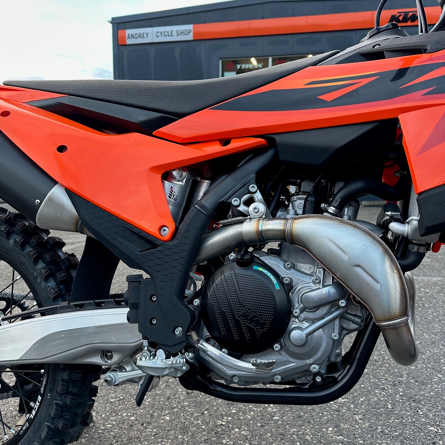 KTM 450 SX-F 2025-showroom-element-2
