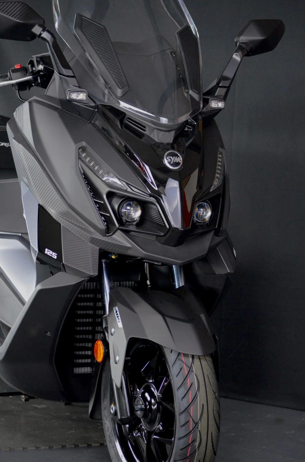 SYM Cruisym 300 i-showroom-element-3