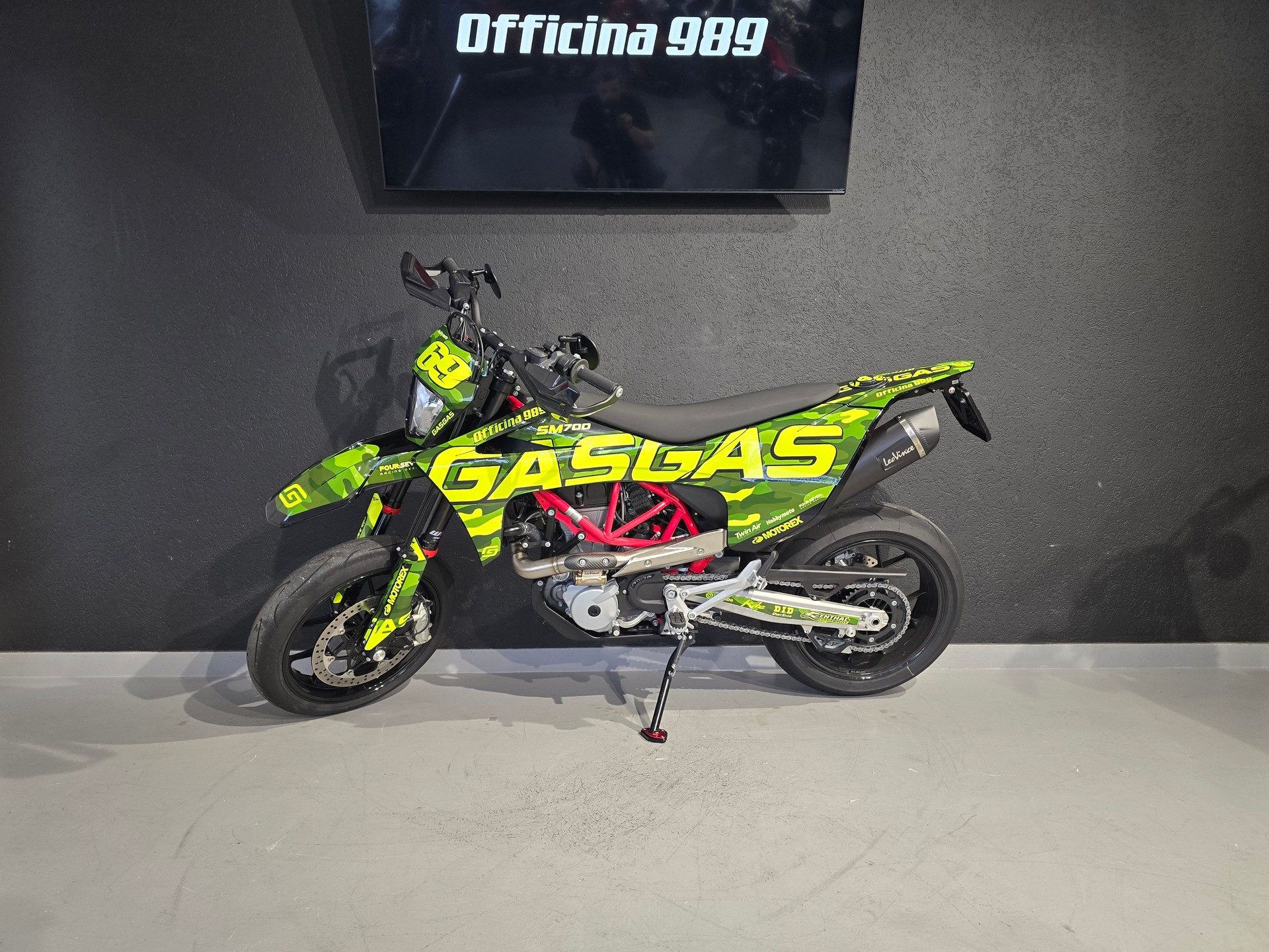 GASGAS SM 700 Supermoto-showroom-element-1