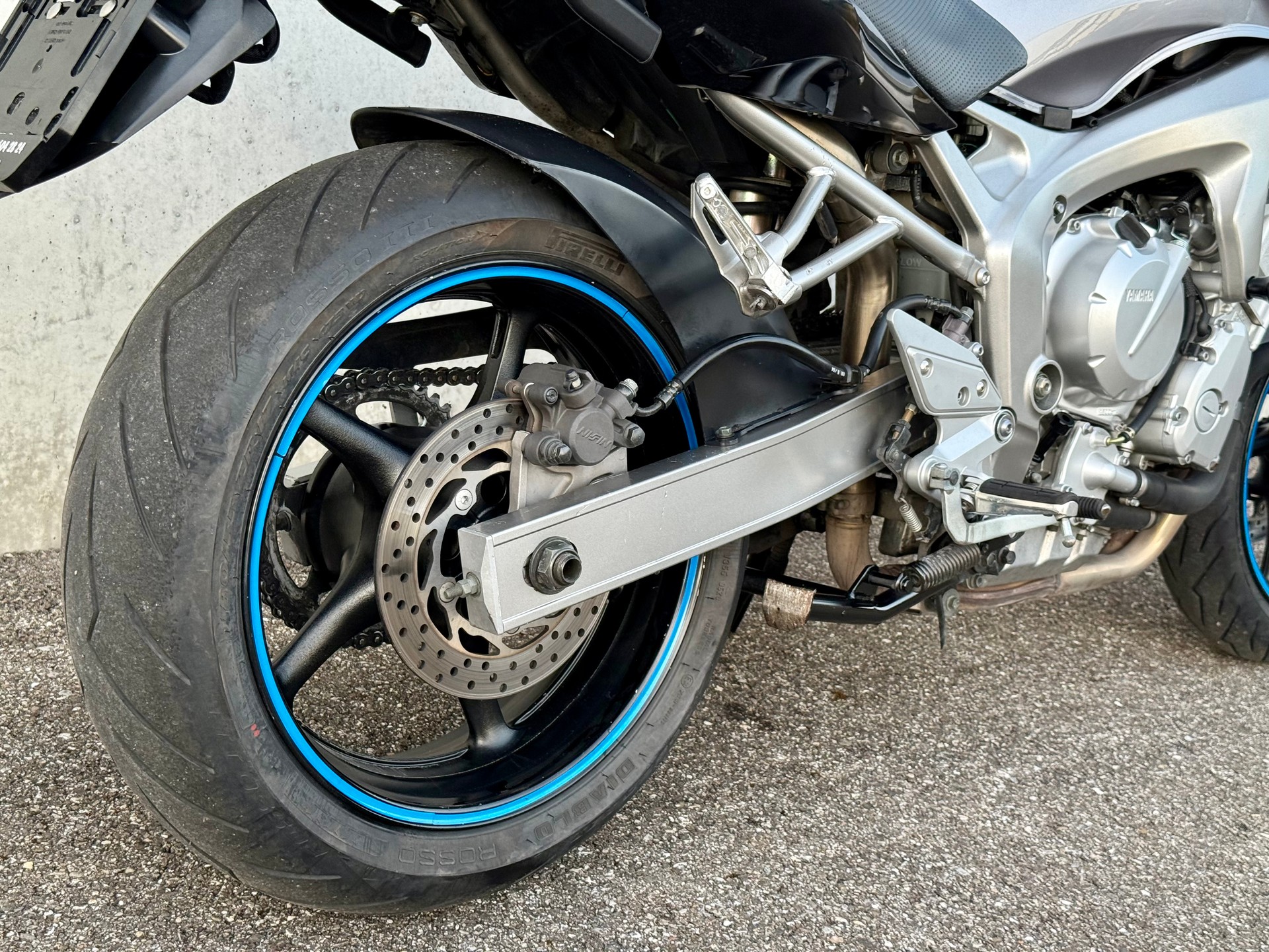 YAMAHA FZ6 S Fazer 600 LeoVince-image-6