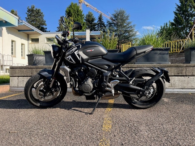 TRIUMPH Trident 660