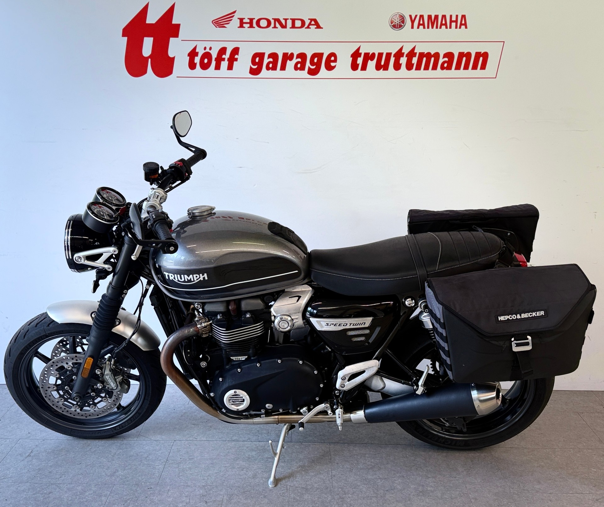 TRIUMPH Speed Twin 1200-showroom-element-1