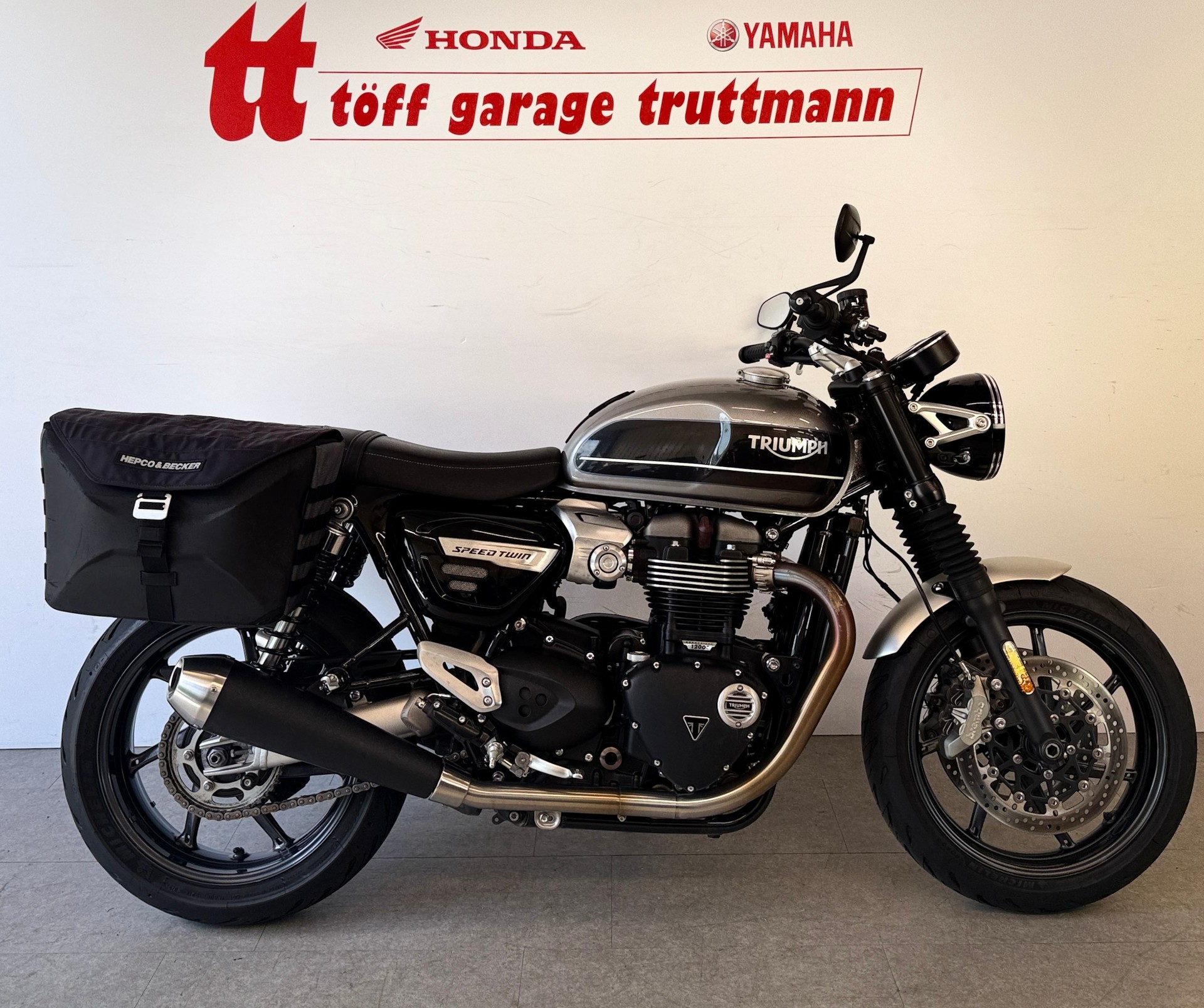 TRIUMPH Speed Twin 1200