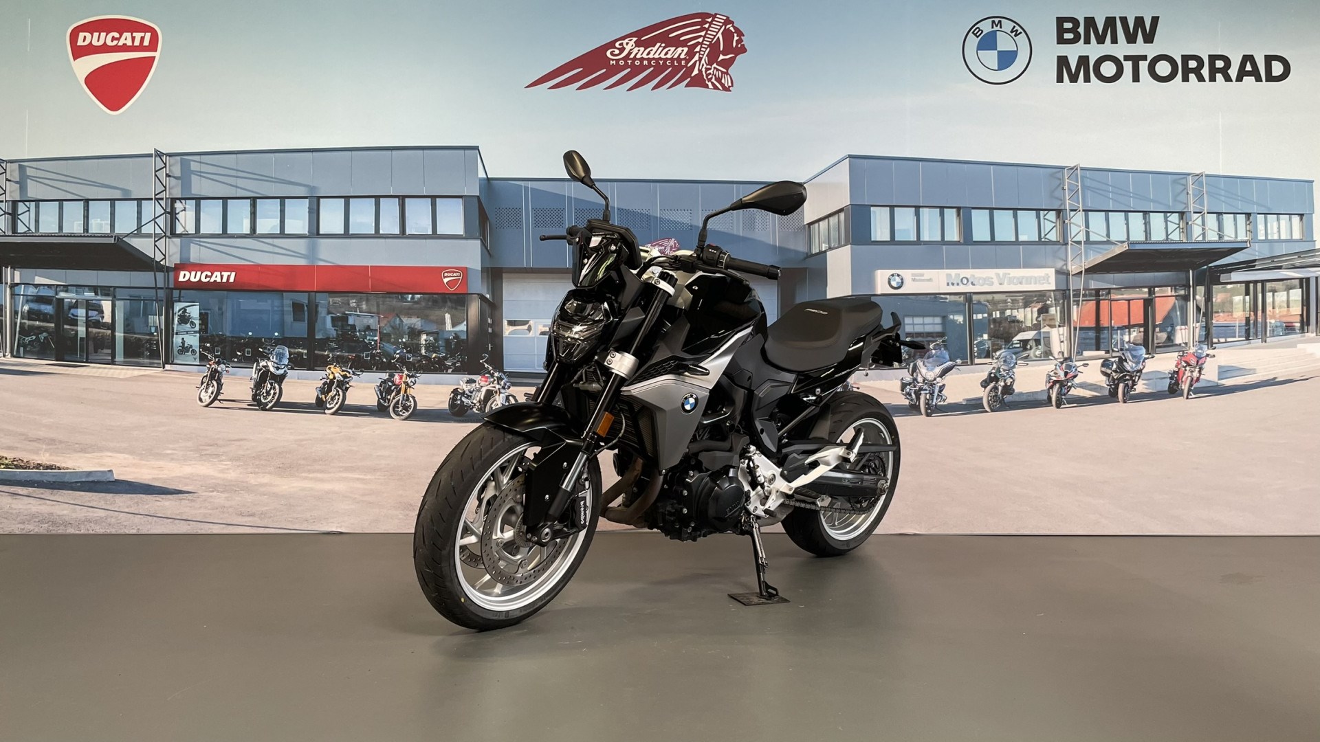BMW F 900 R-showroom-element-2