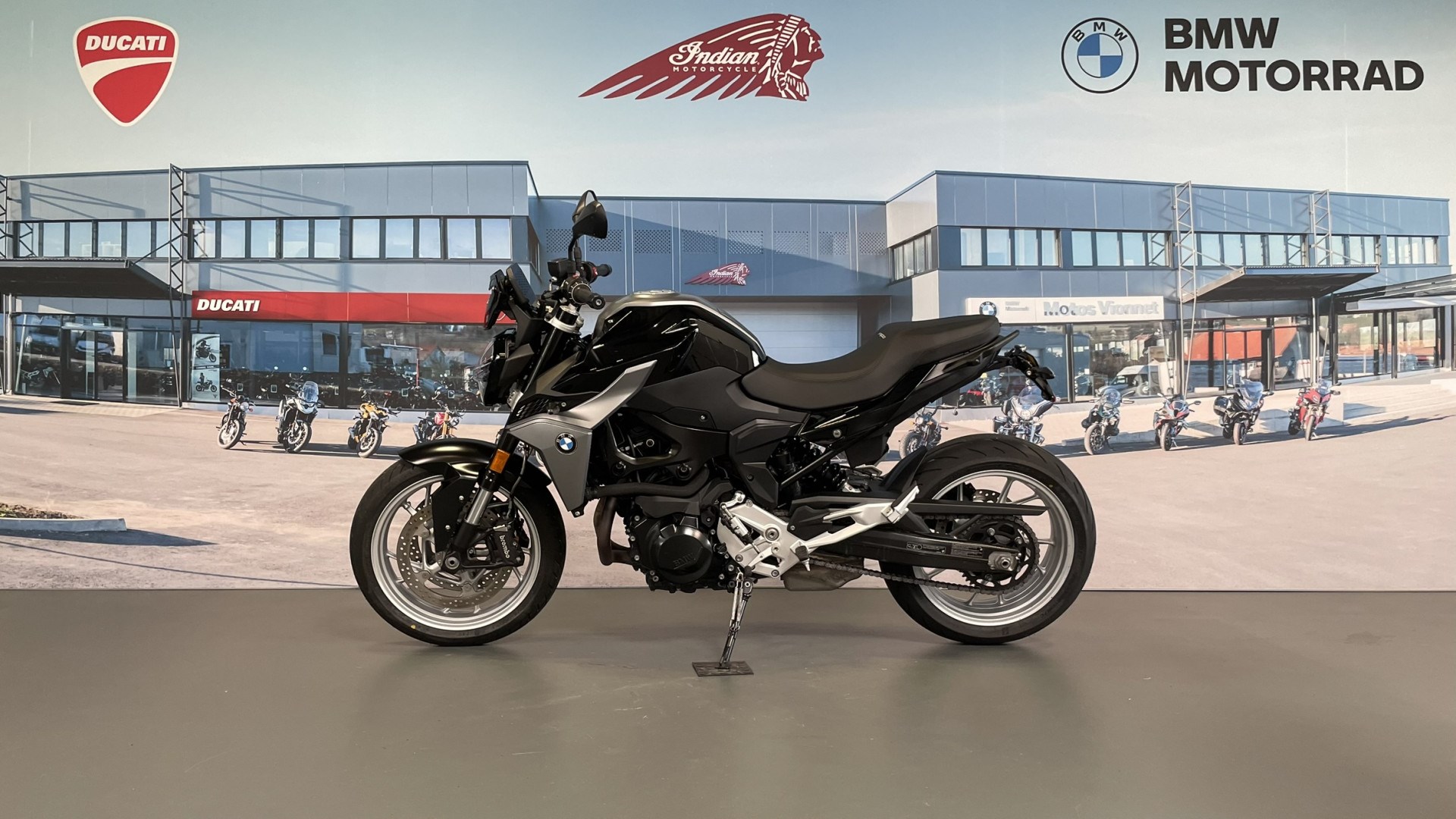 BMW F 900 R-showroom-element-3