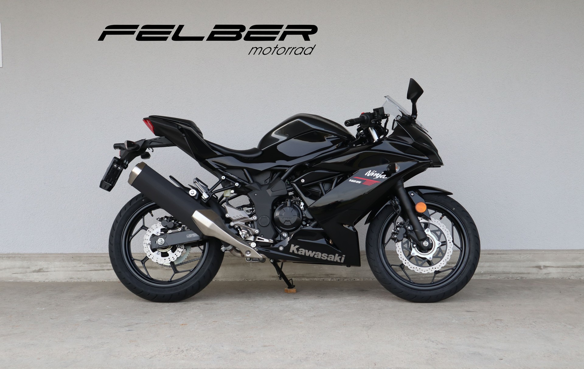 Akimoto KAWASAKI Ninja ZX-6R + Akrapovic Kaufen