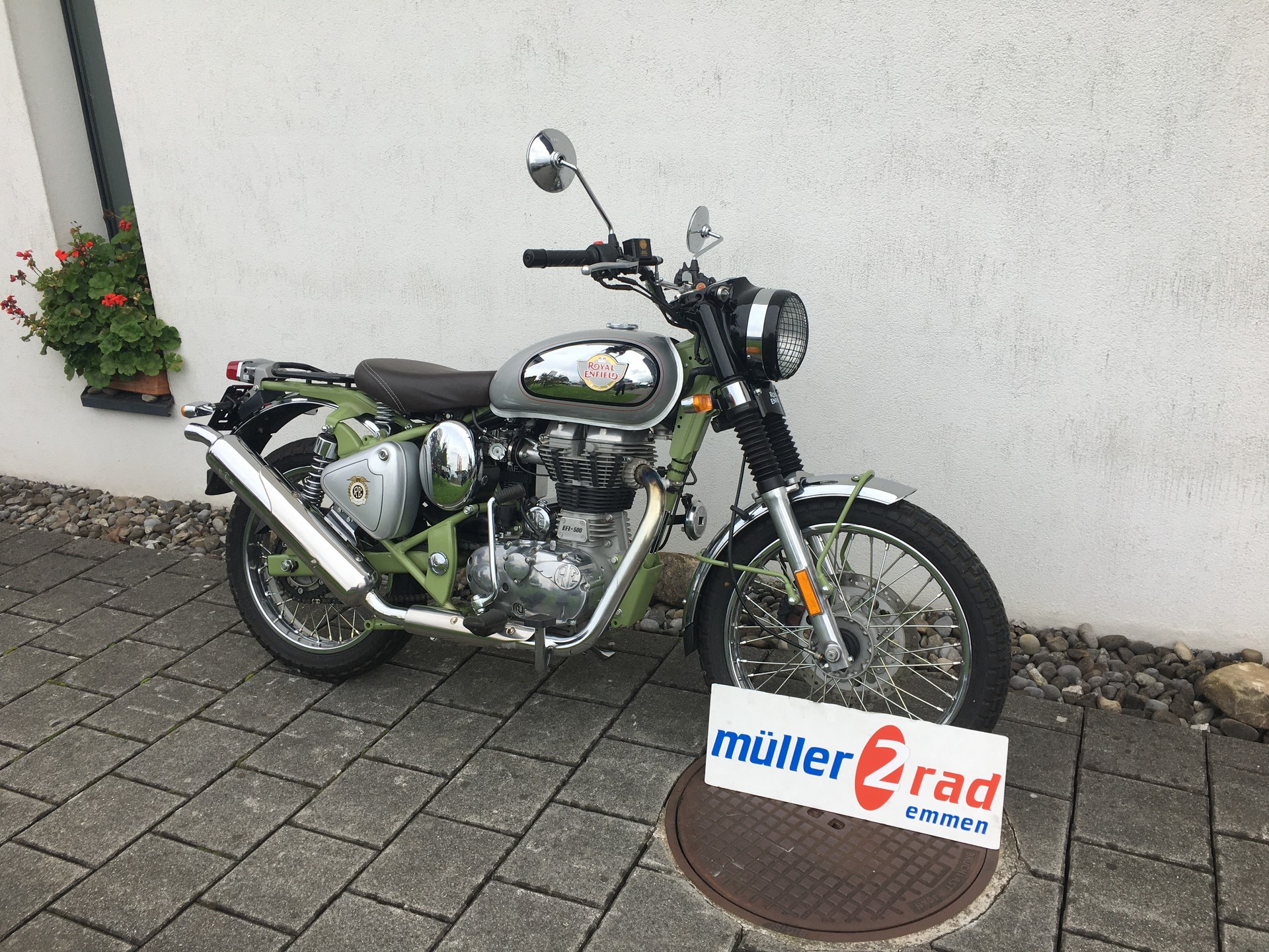 ROYAL ENFIELD Bullet 500-showroom-element-3