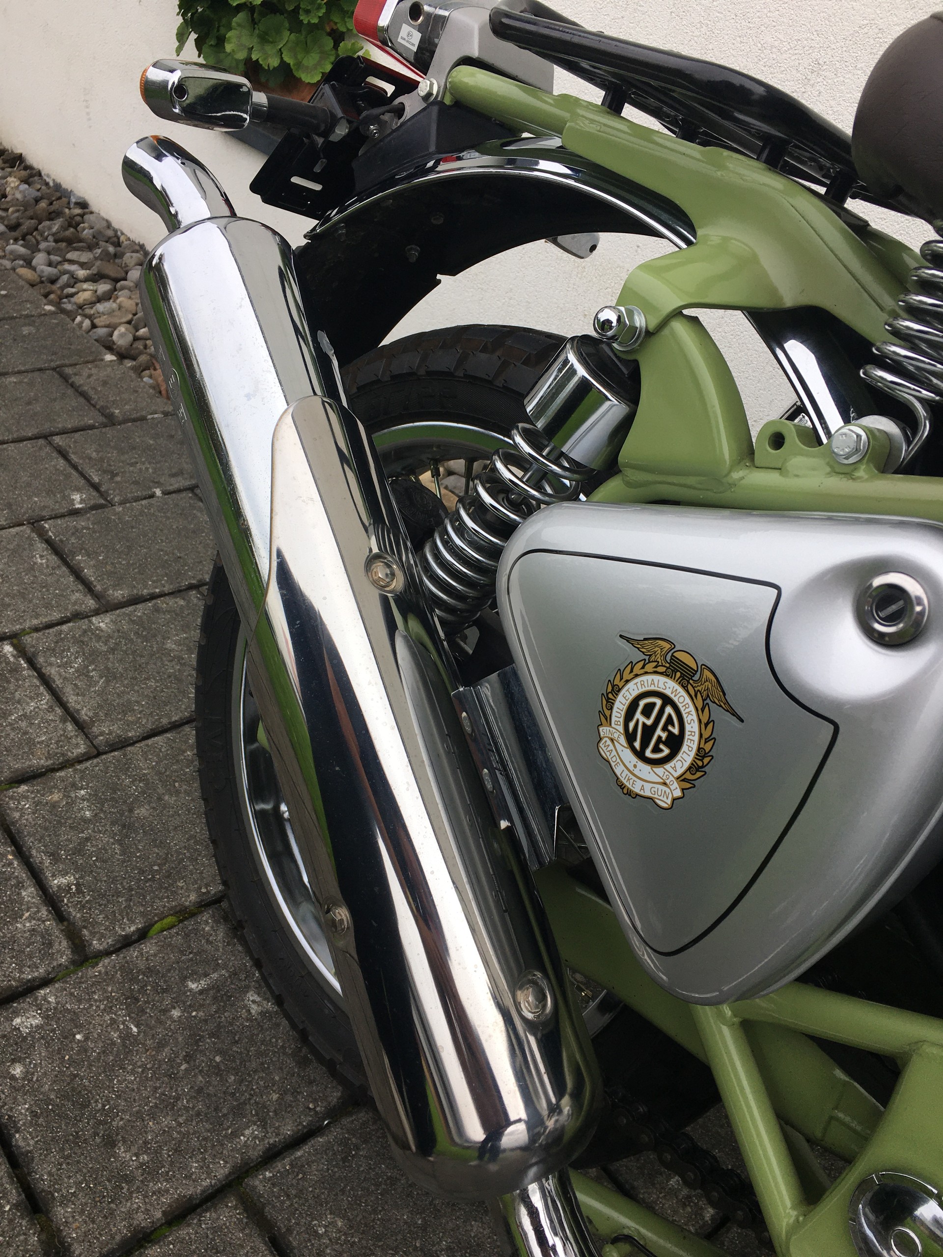 ROYAL ENFIELD Bullet 500-showroom-element-2