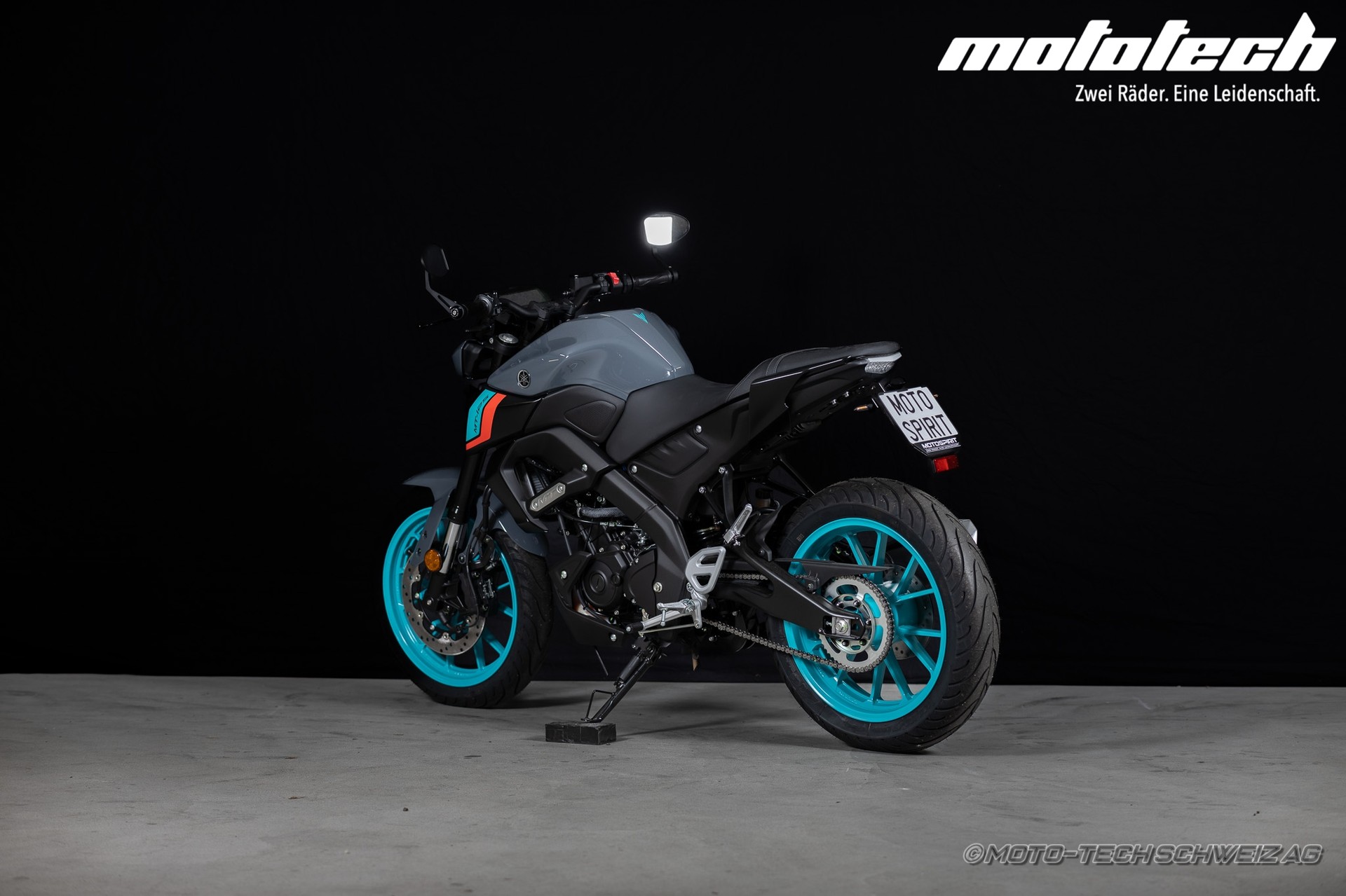 YAMAHA MT-125 ABS-showroom-element-3