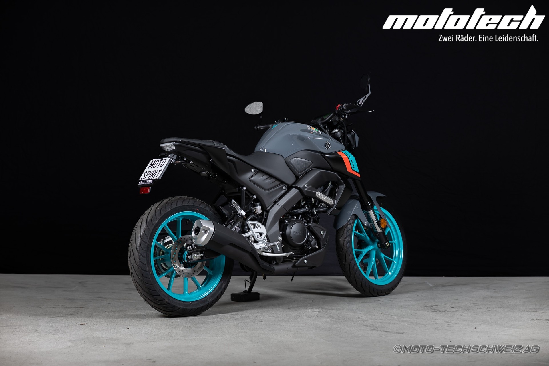 YAMAHA MT-125 ABS-showroom-element-2