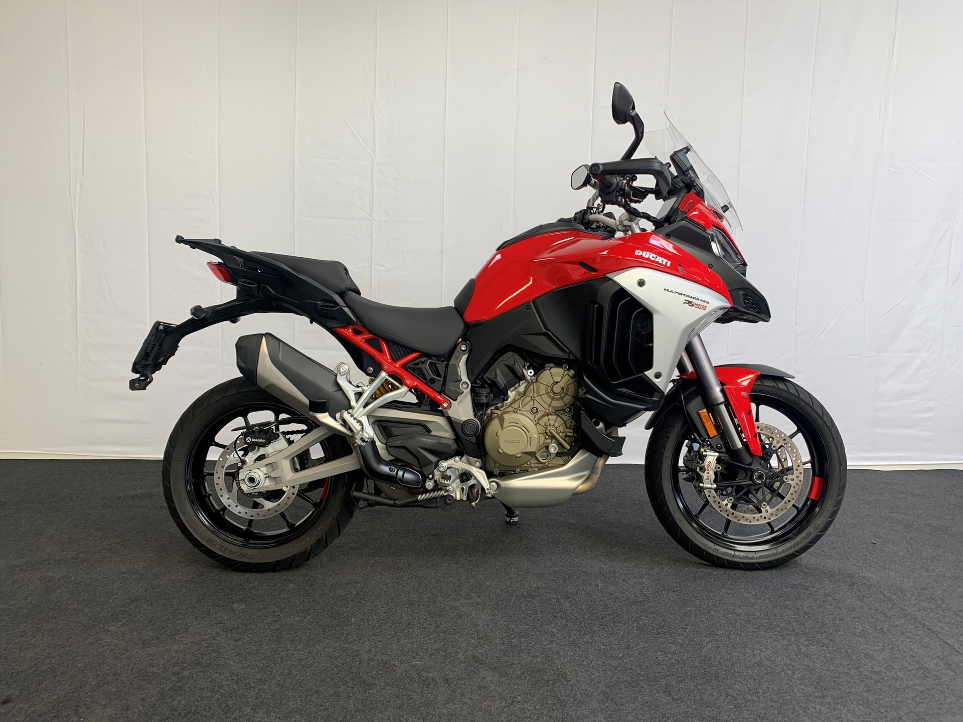DUCATI Multistrada V4 S Travel & Radar-showroom-element-1