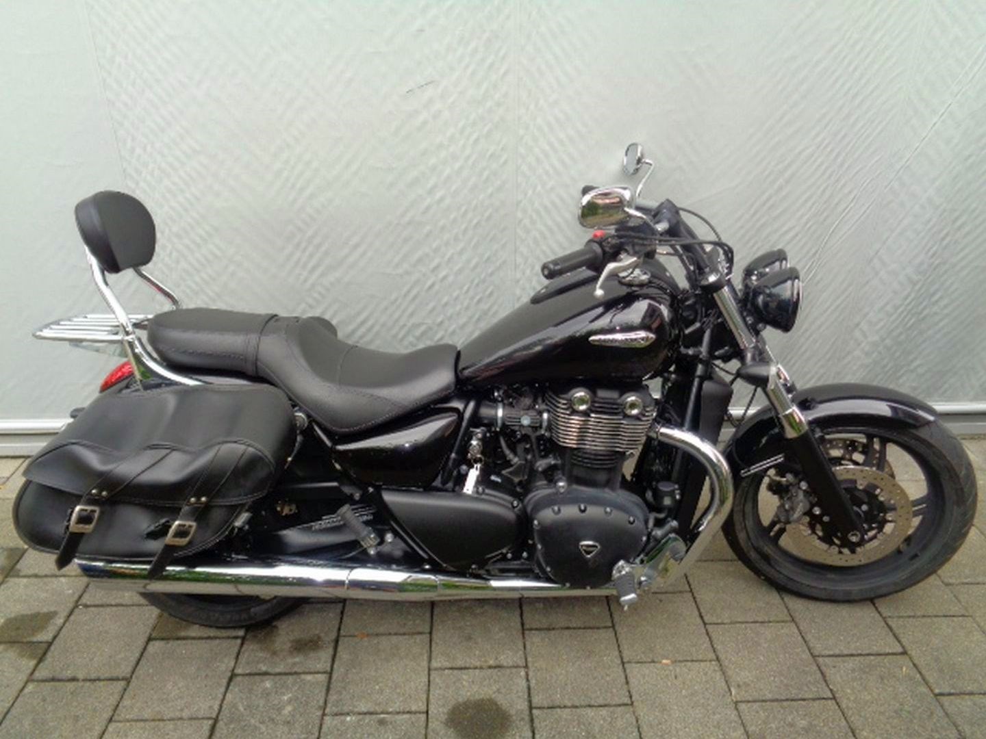 TRIUMPH THUNDERBIRD 1700 STROM