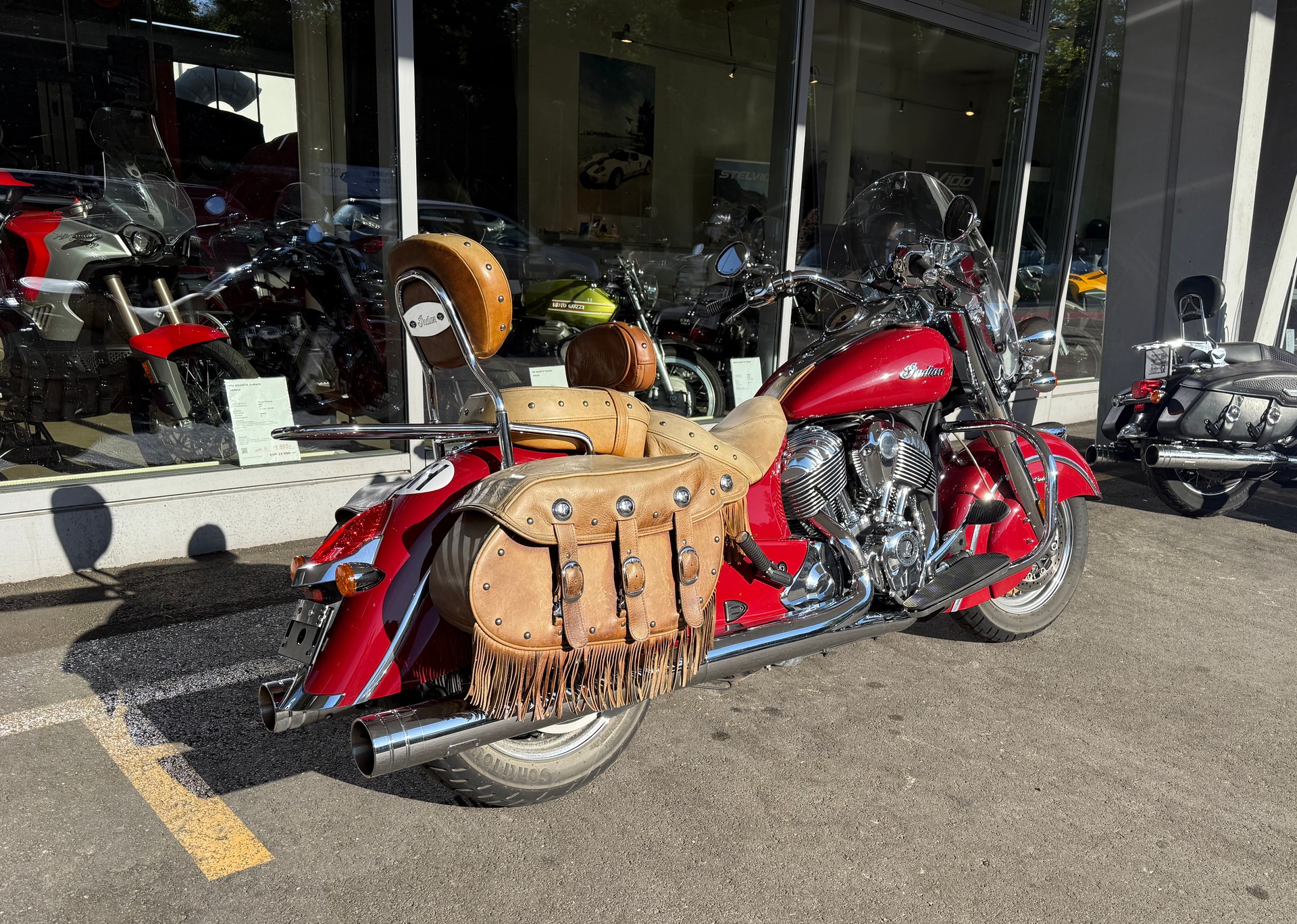 INDIAN Chief Vintage-showroom-element-2