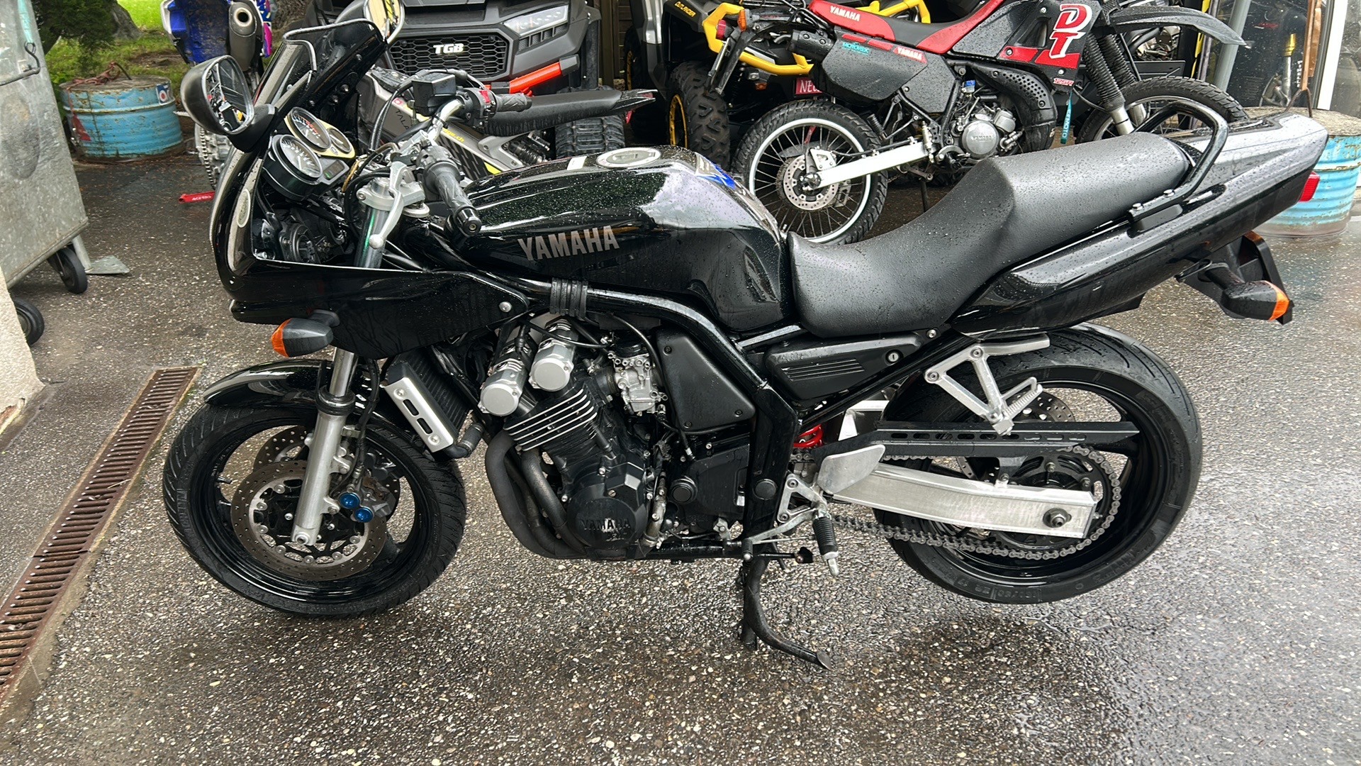 YAMAHA FZS 600 Fazer