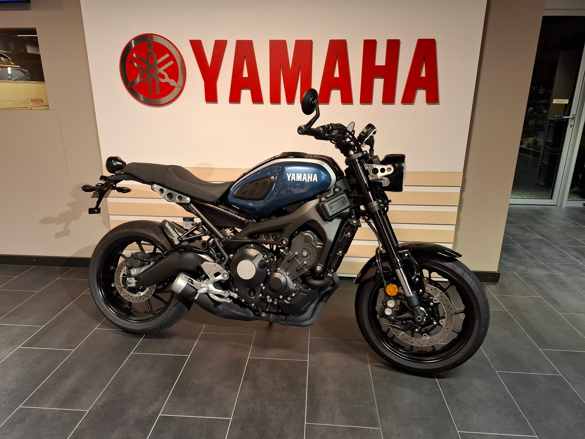 YAMAHA XSR 900