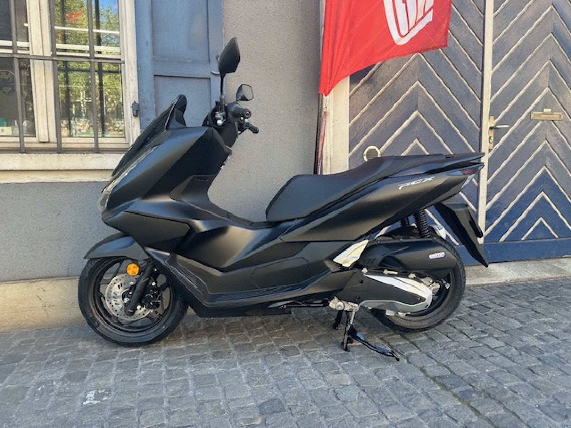HONDA PCX 125 Modell 2025 Standard/ Promo Lernfahrausweis-image-2