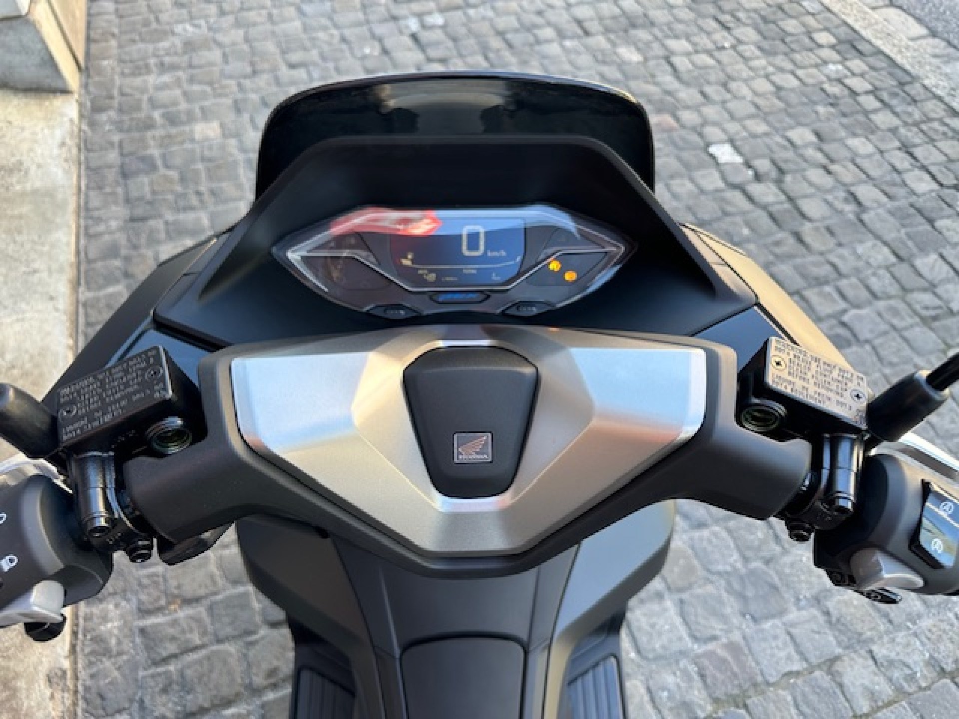 HONDA PCX 125 Modell 2025 Standard/ Promo Lernfahrausweis-image-6