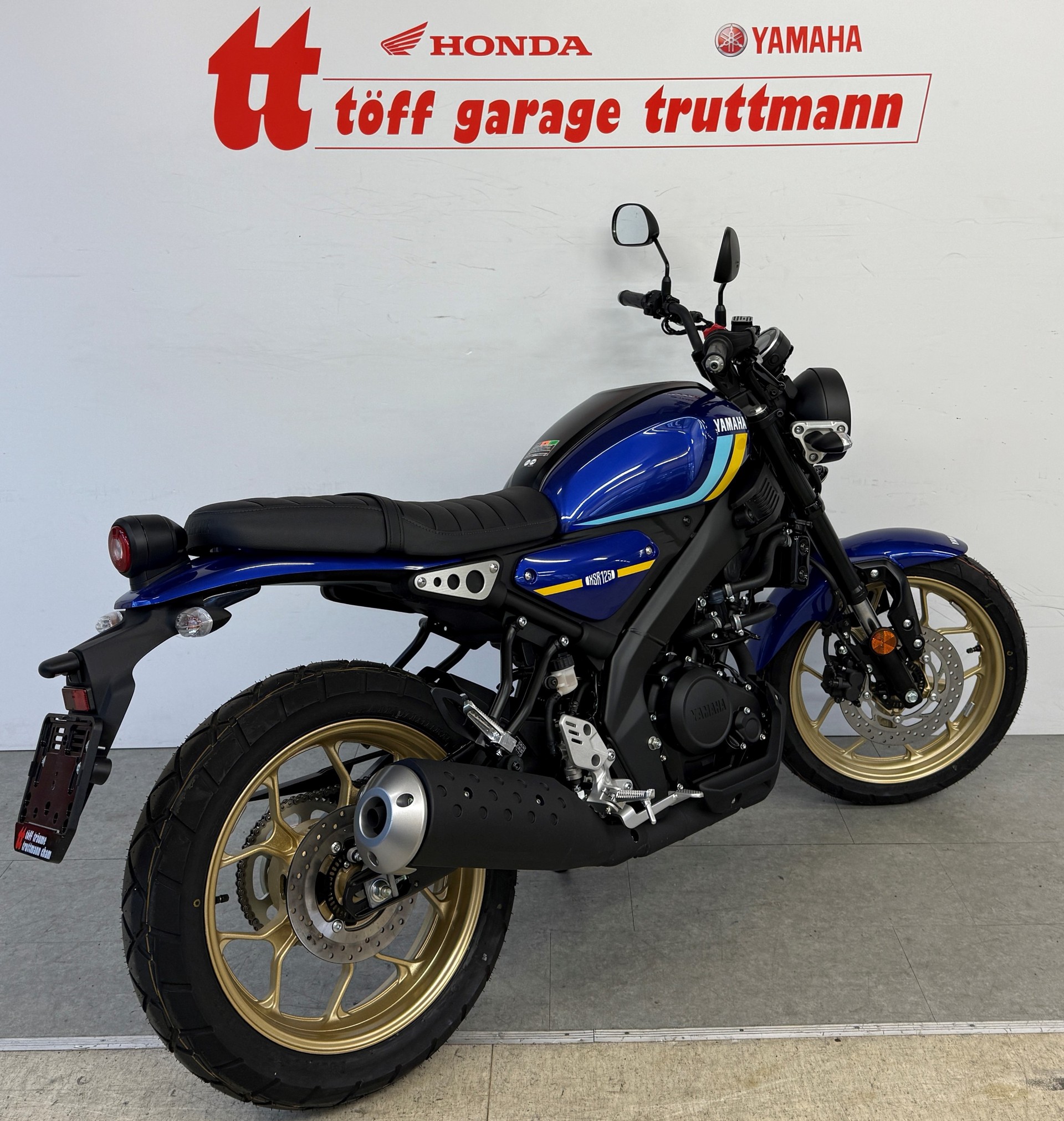 YAMAHA XSR 125 Legacy-showroom-element-3