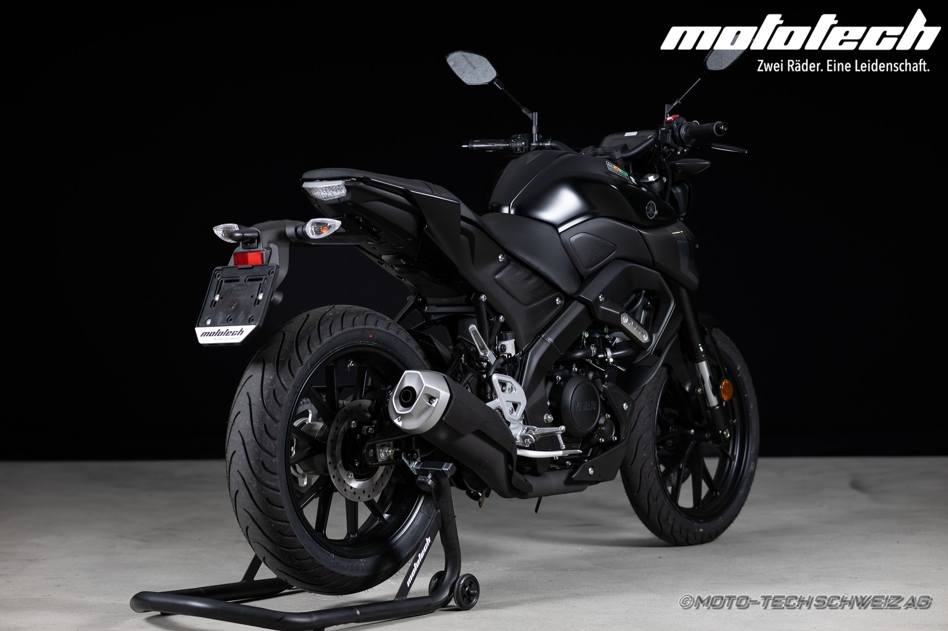 YAMAHA MT-125 ABS-showroom-element-2