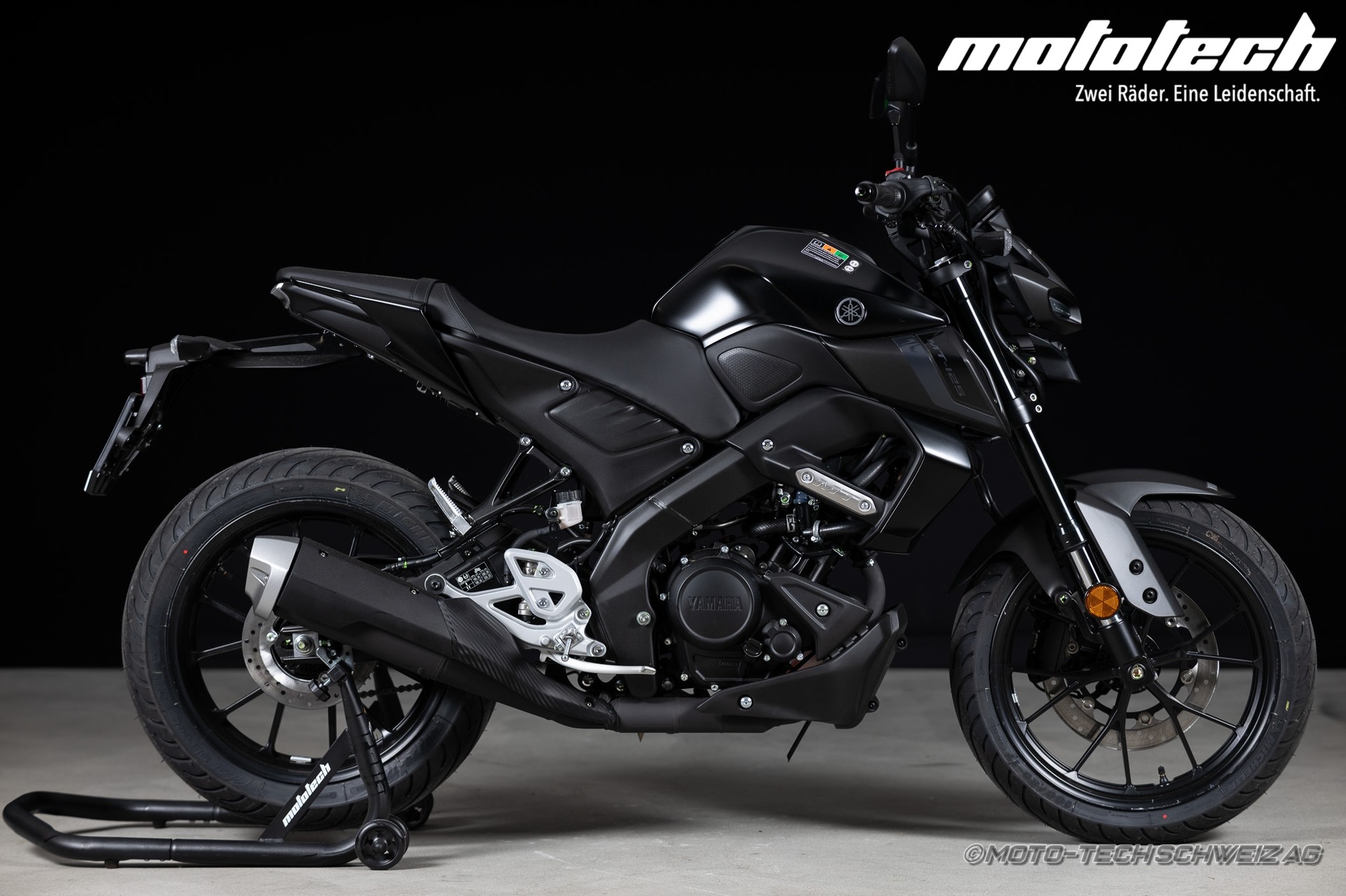 YAMAHA MT-125 ABS-showroom-element-1