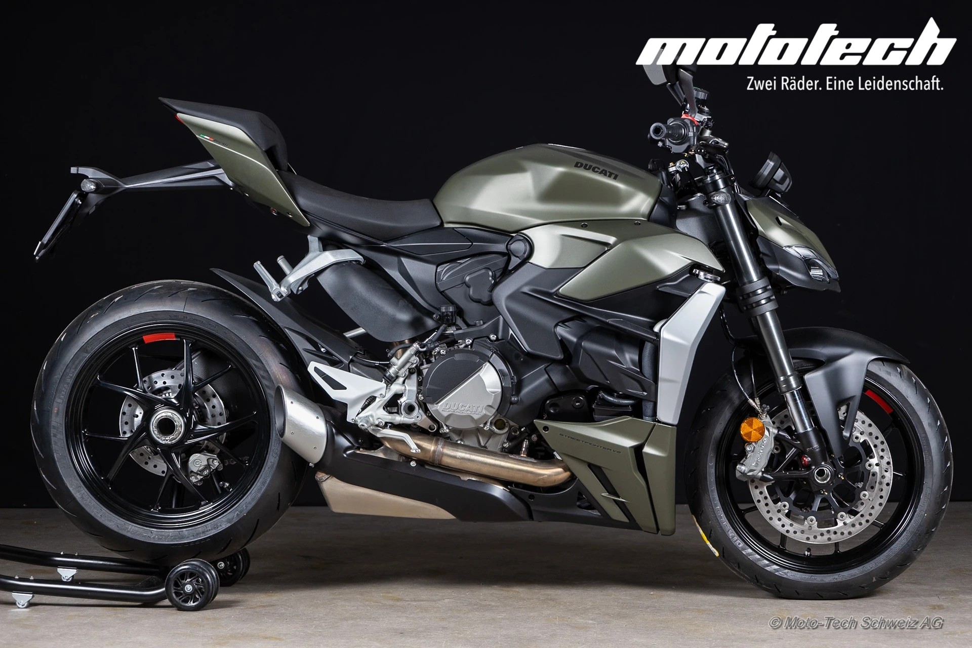 DUCATI Streetfighter V2 *GET READY Ab 3.90% Leasing*-showroom-element-1