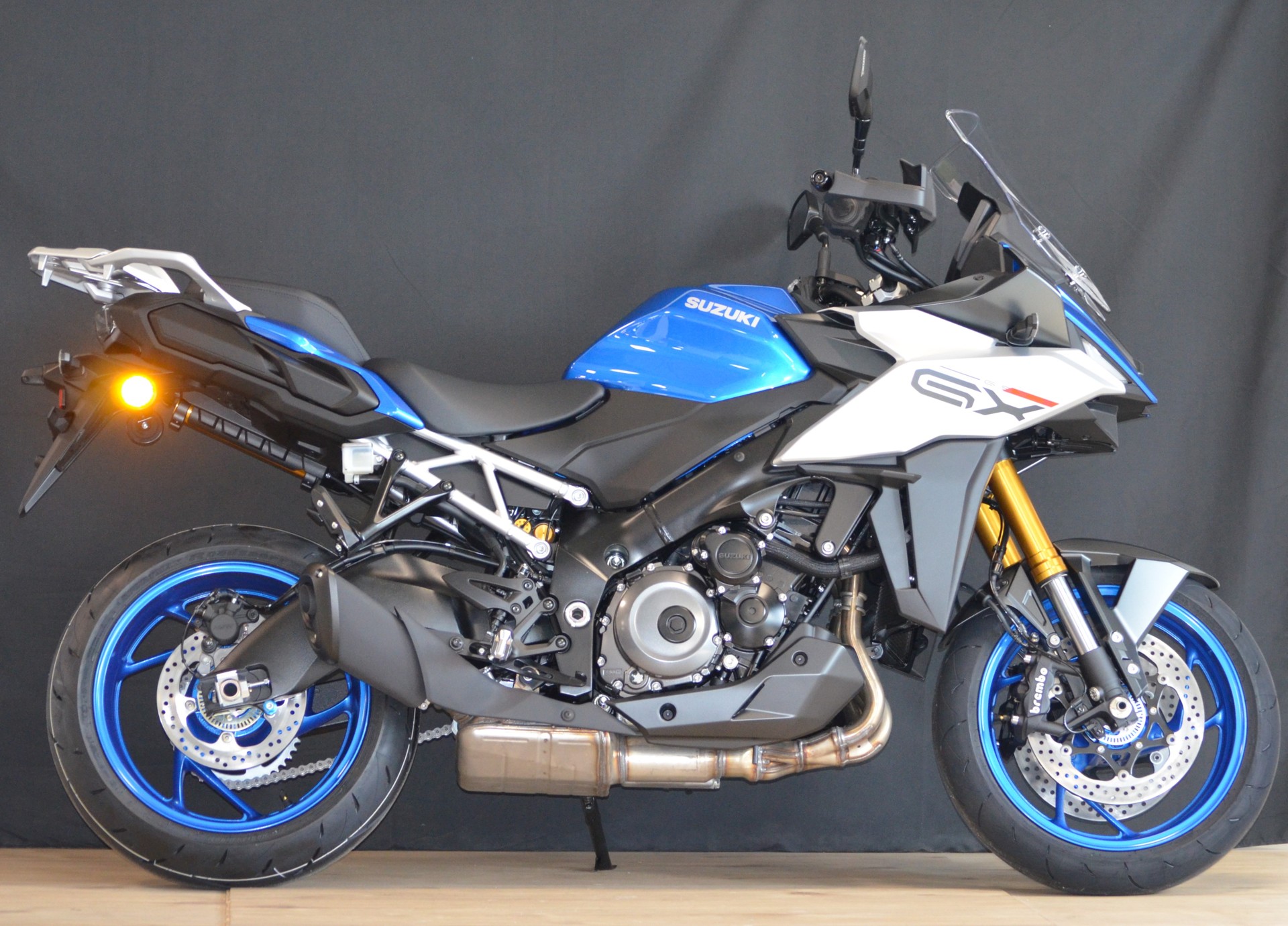SUZUKI GSX-S 1000 GX TRAVEL-showroom-element-2