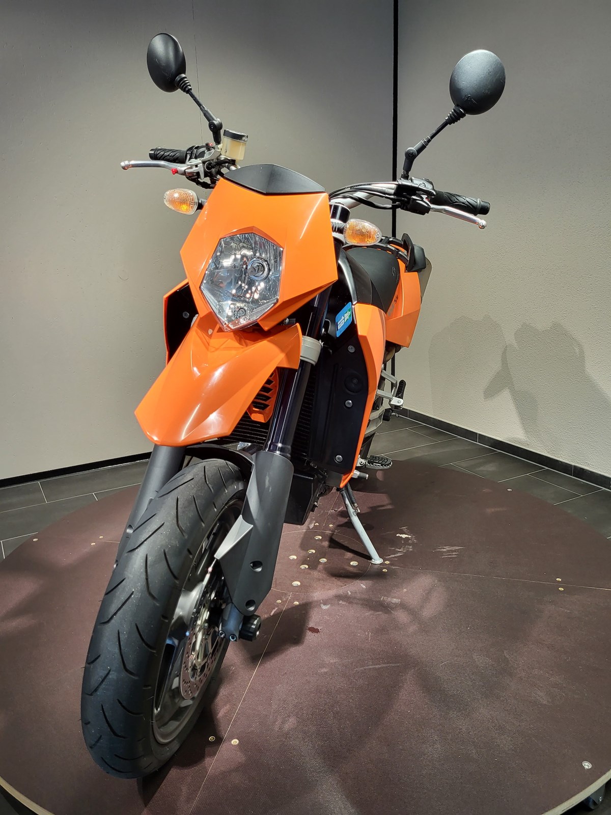 KTM 950 Supermoto-showroom-element-1