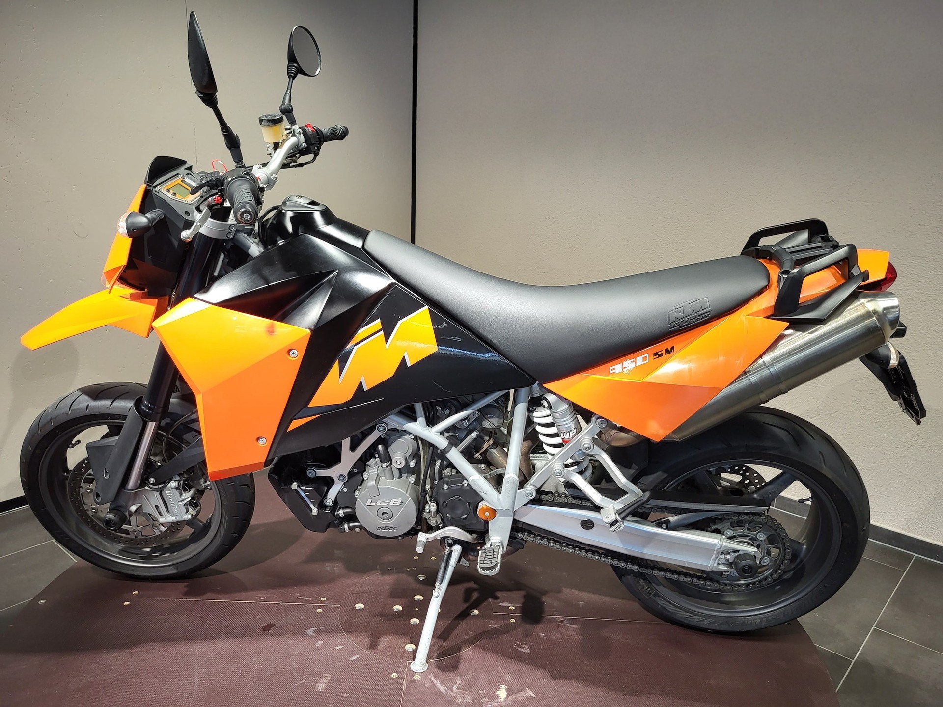 KTM 950 Supermoto-showroom-element-2
