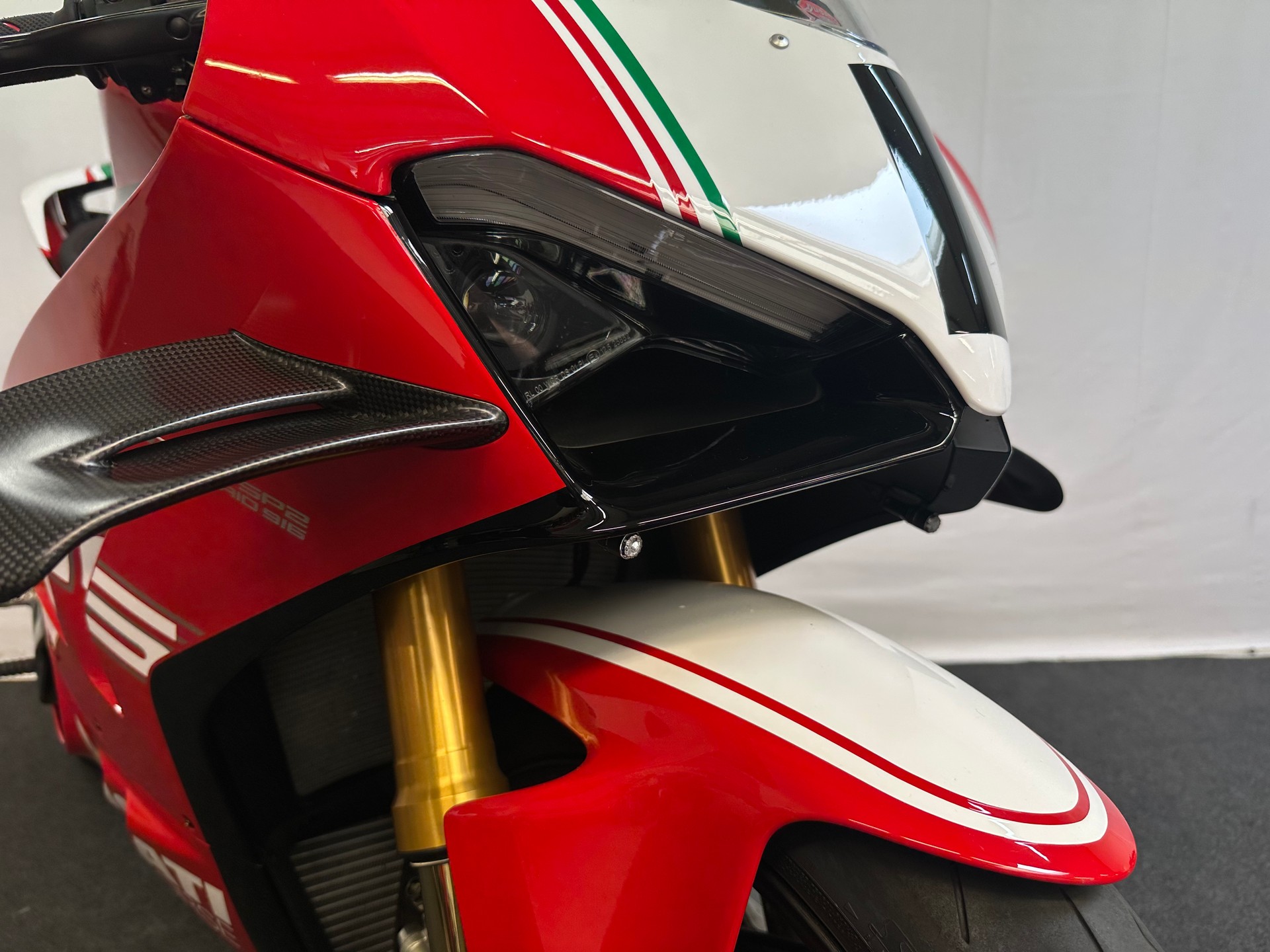 DUCATI SP2 30° Anniversario 916-showroom-element-3